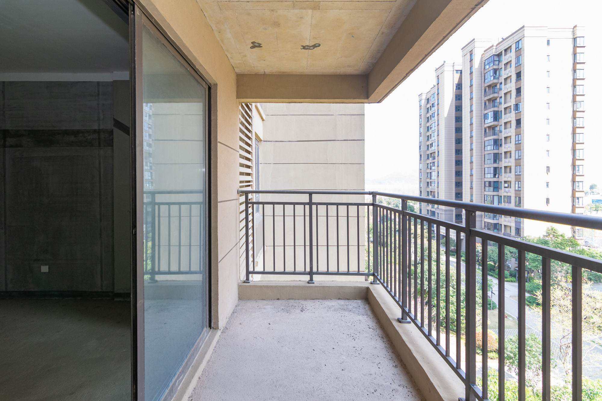 华润桃源里  4室2厅2卫    82.8万 华润桃源里  4室2厅2卫    82.8万阳台