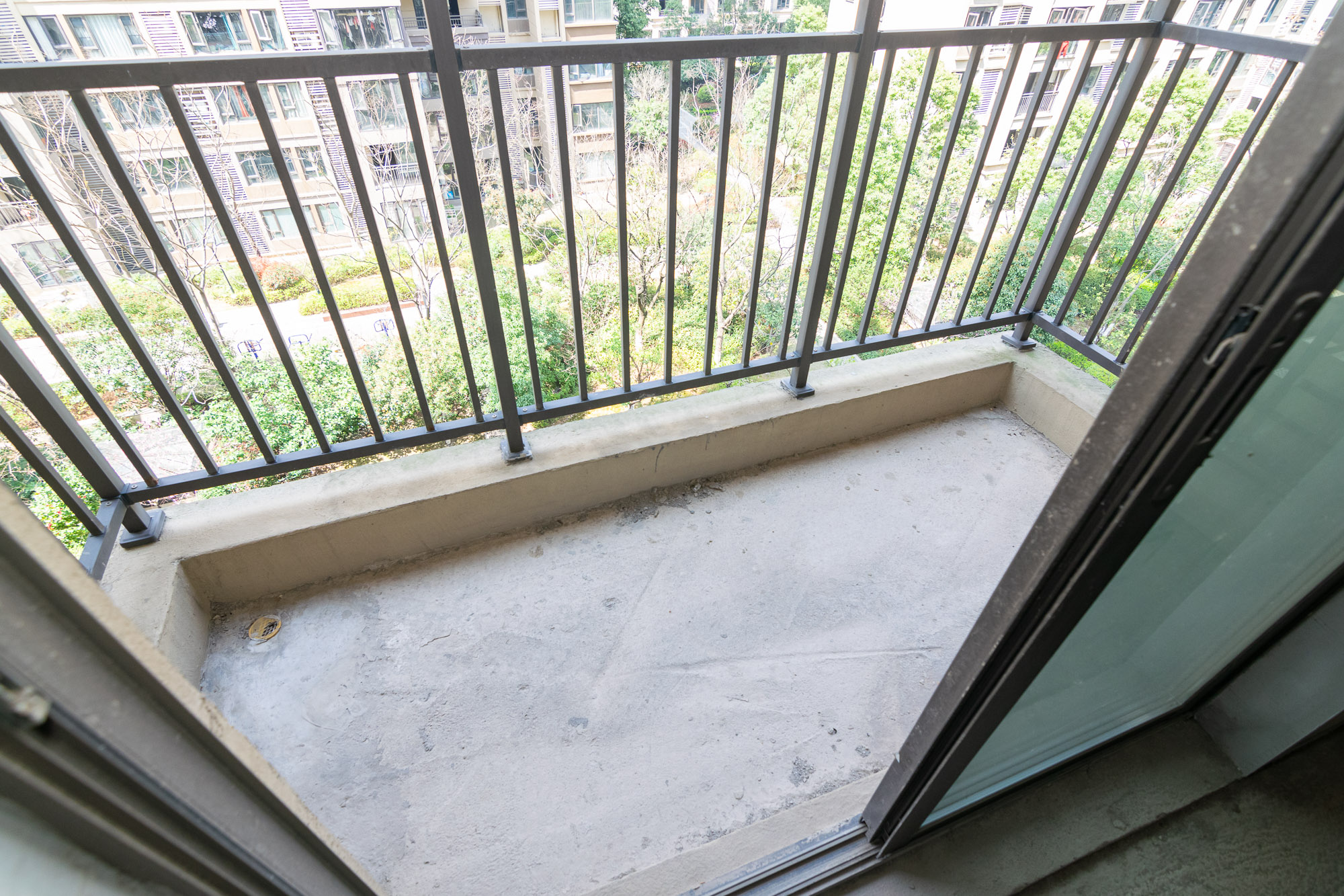 华润桃源里  4室2厅2卫    82.8万 华润桃源里  4室2厅2卫    82.8万阳台