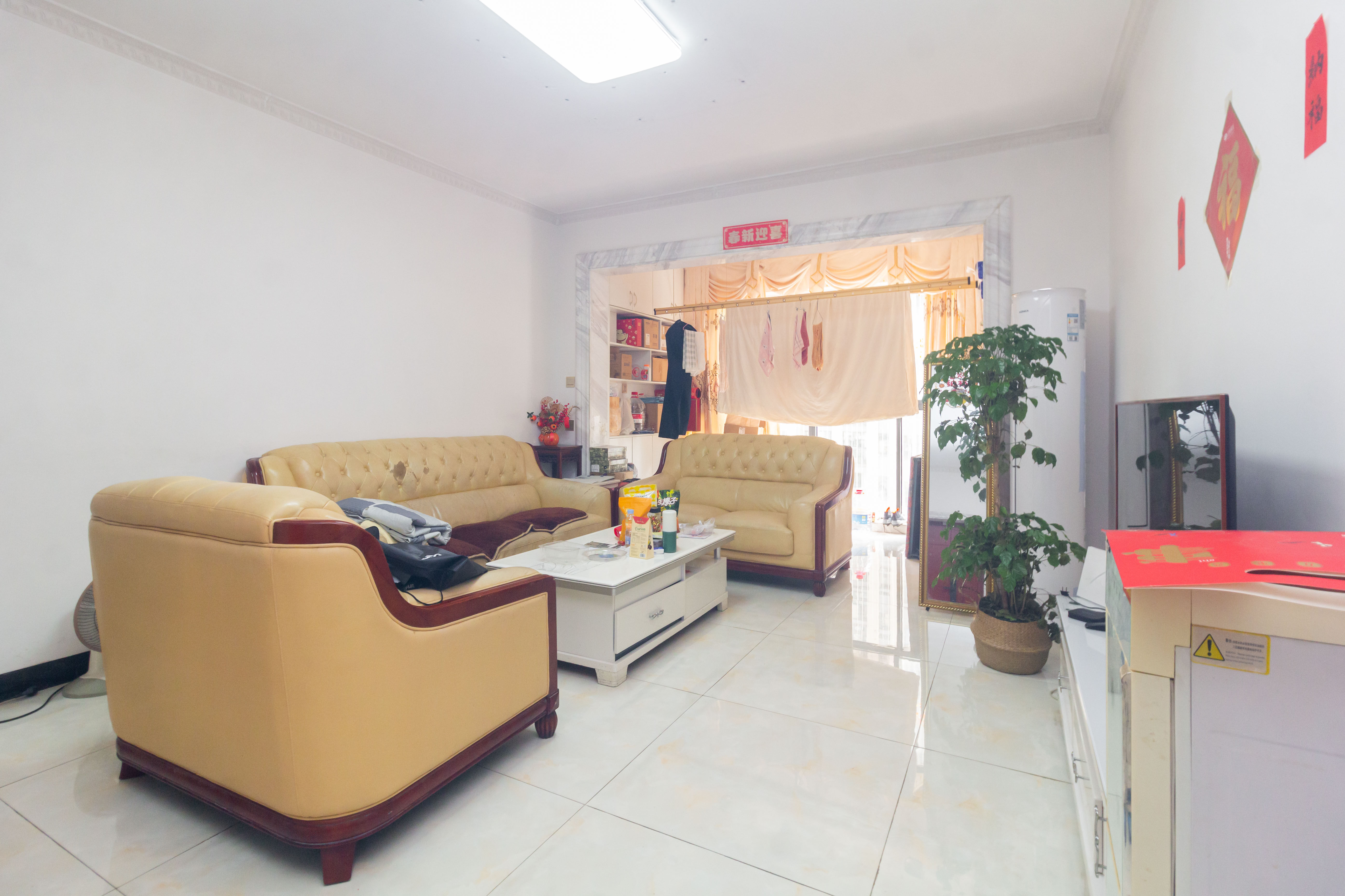 中房瑞致国际  3室2厅2卫    110.0万 中房瑞致国际  3室2厅2卫    110.0万客厅