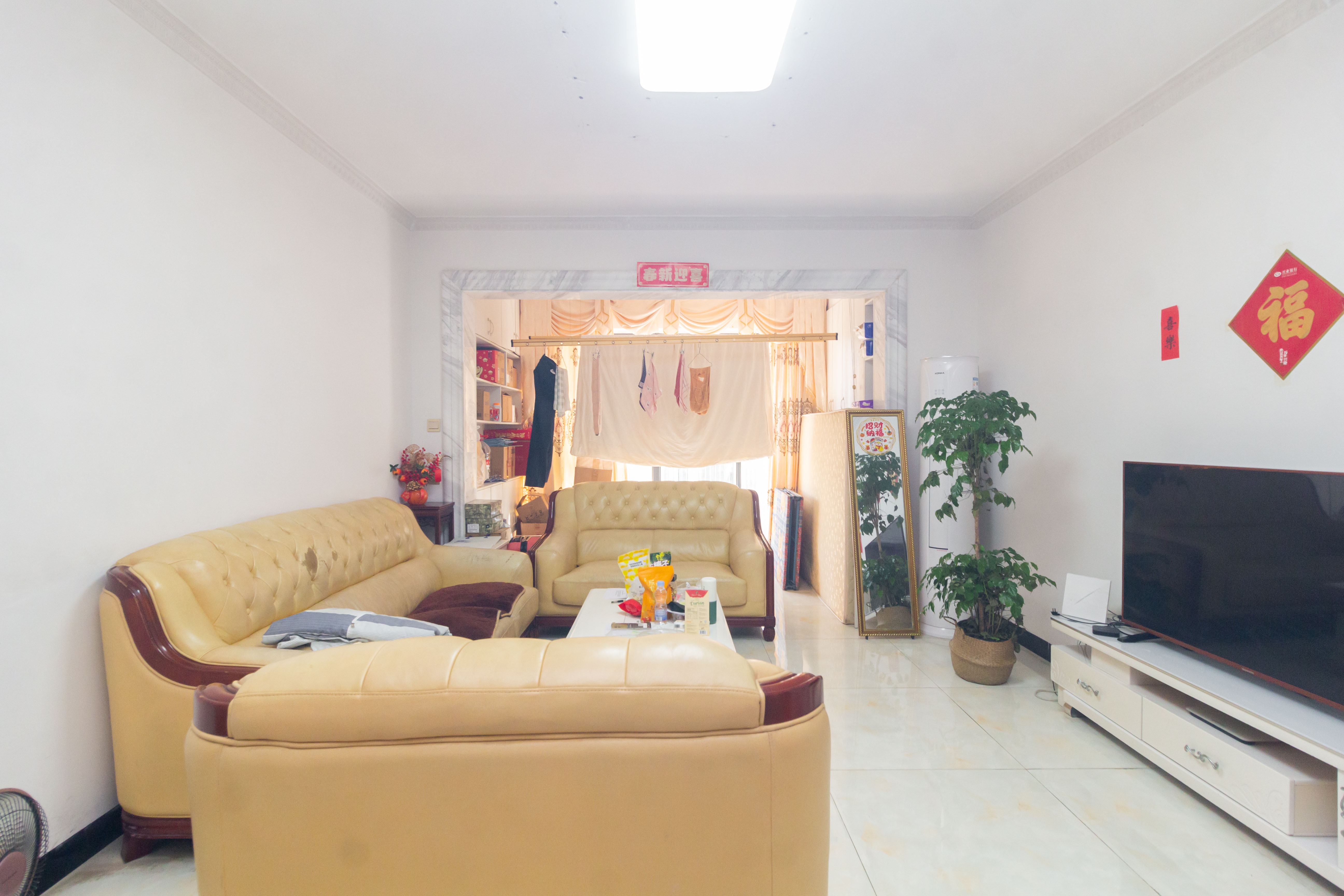 中房瑞致国际  3室2厅2卫    110.0万 中房瑞致国际  3室2厅2卫    110.0万客厅