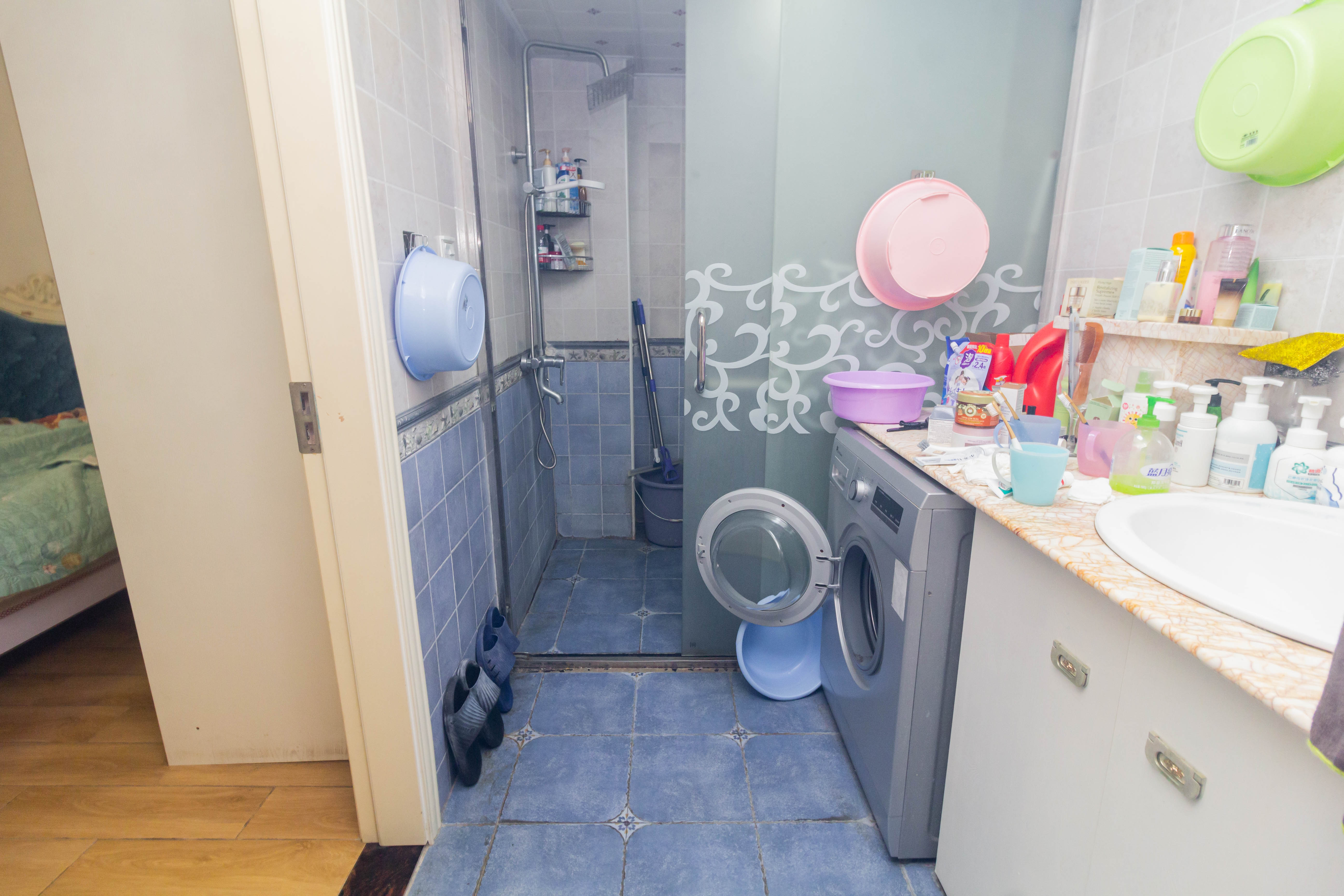 中房瑞致国际  3室2厅2卫    110.0万 中房瑞致国际  3室2厅2卫    110.0万卫生间