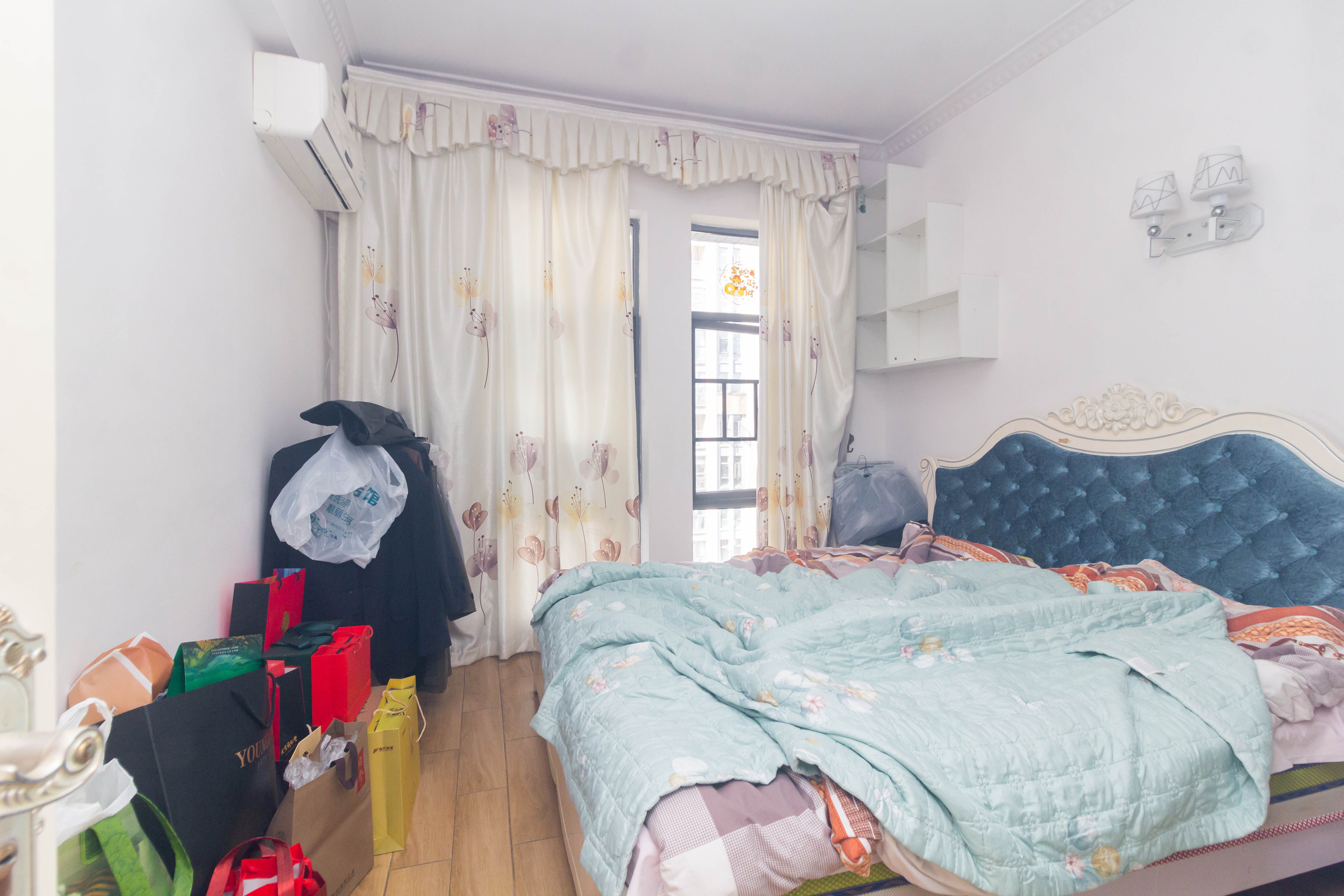 中房瑞致国际  3室2厅2卫    110.0万 中房瑞致国际  3室2厅2卫    110.0万卧室