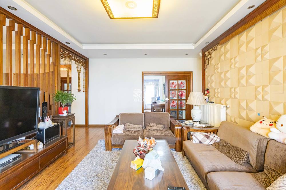 藏珑湖上国际花园  3室2厅2卫   139.00万