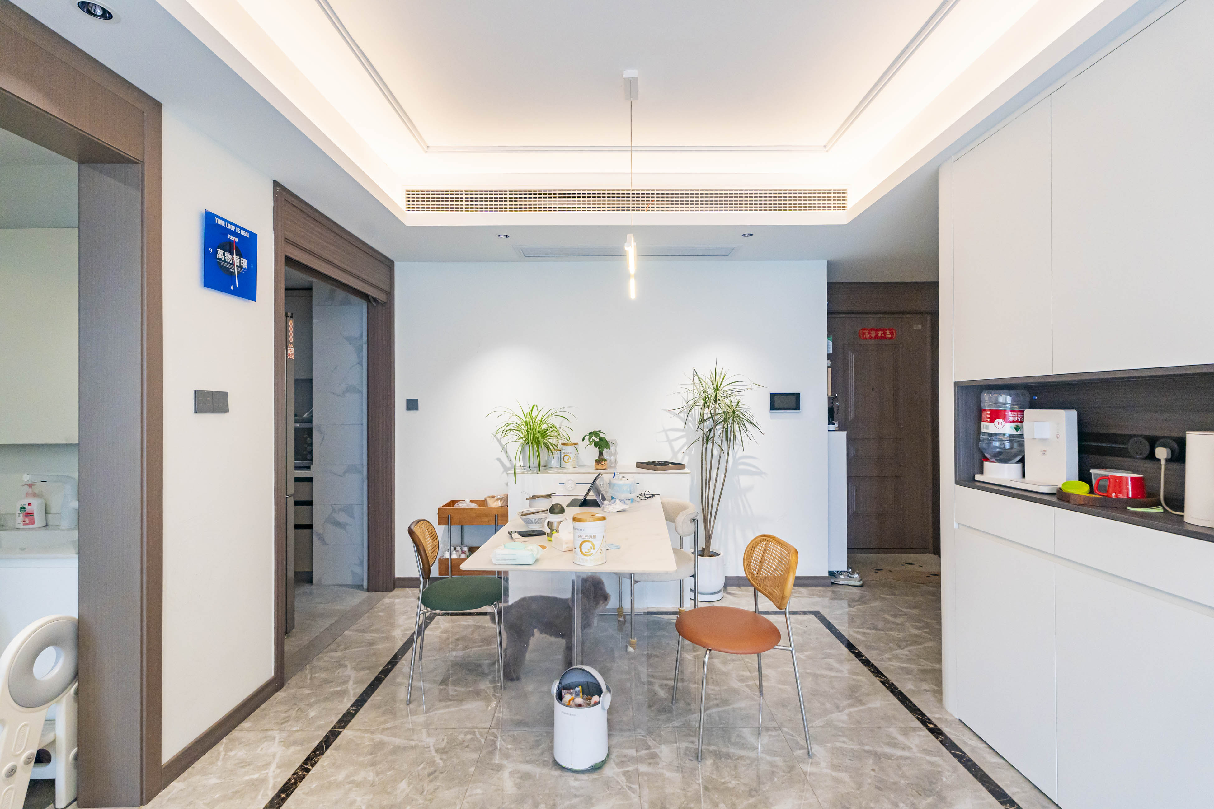 绿地V岛  3室2厅2卫    168.0万 绿地V岛  3室2厅2卫    168.0万客厅