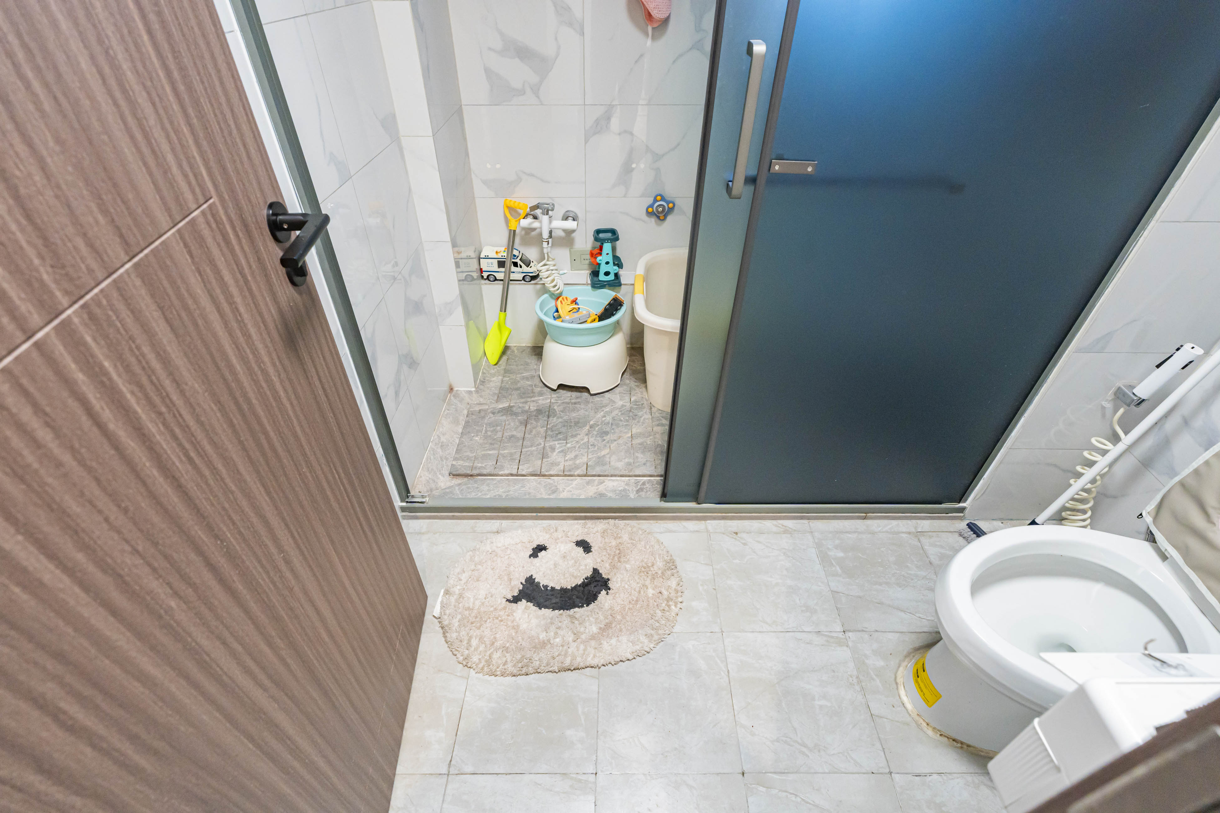 绿地V岛  3室2厅2卫    168.0万 绿地V岛  3室2厅2卫    168.0万卫生间