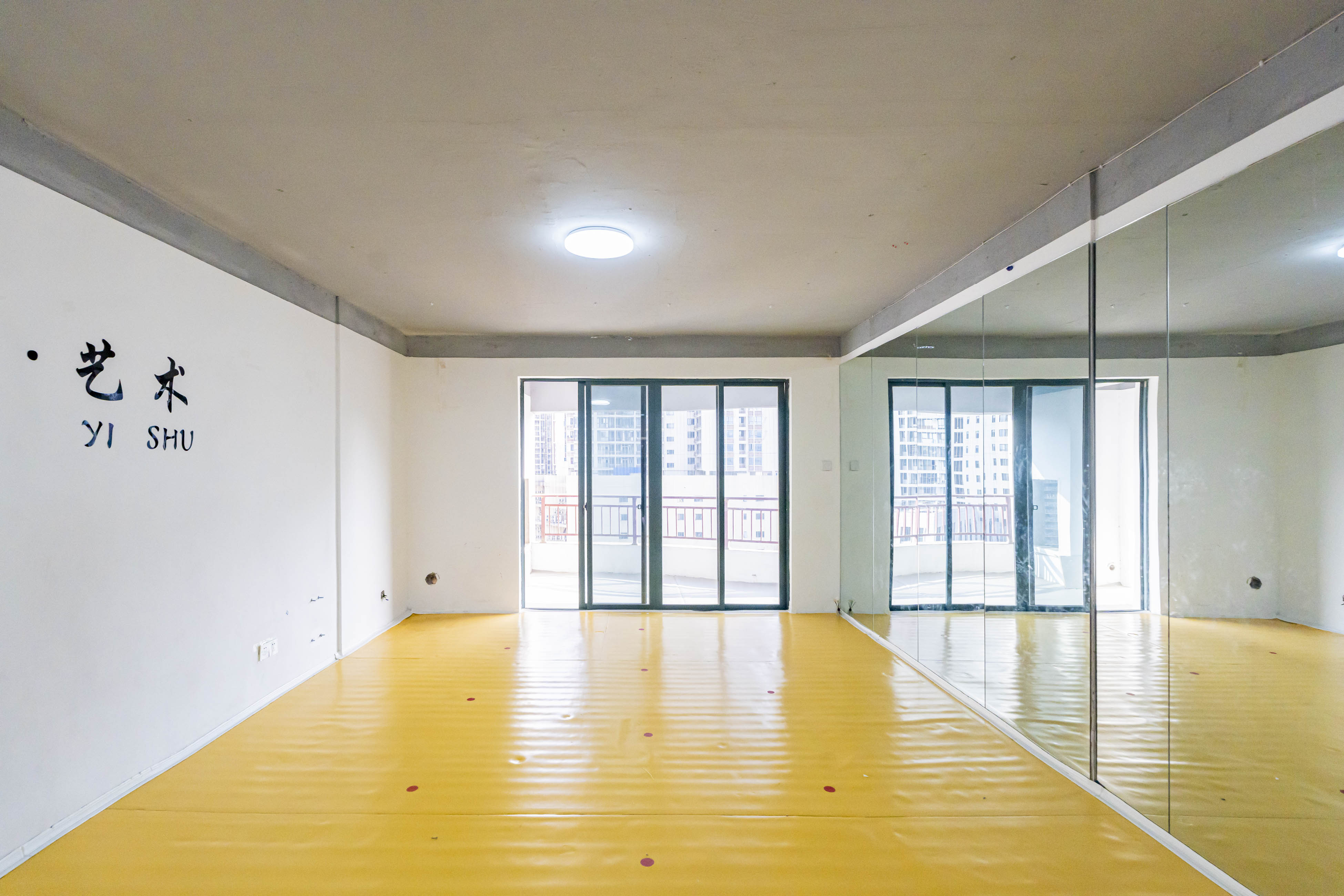 维一星城原山苑  4室2厅1卫    105.0万 维一星城原山苑  4室2厅1卫    105.0万客厅