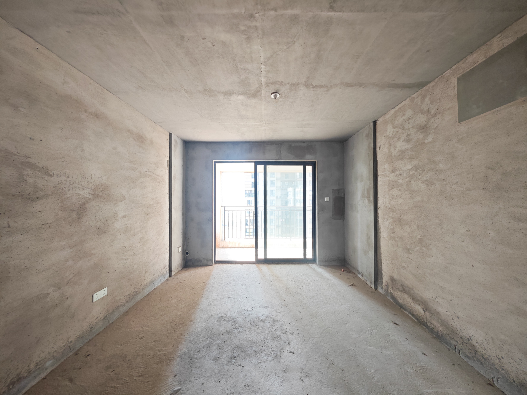 中建嘉和城  1室2厅1卫   105.00万客厅