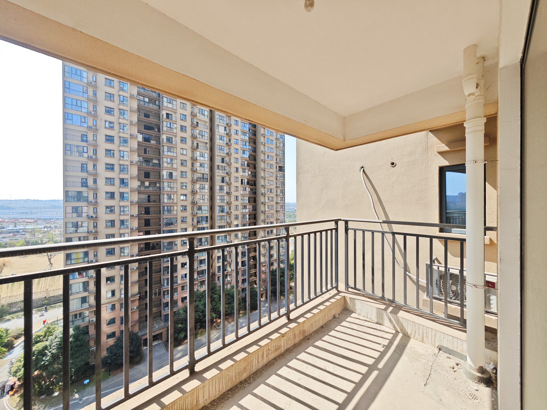 中建嘉和城  1室2厅1卫   105.00万其他