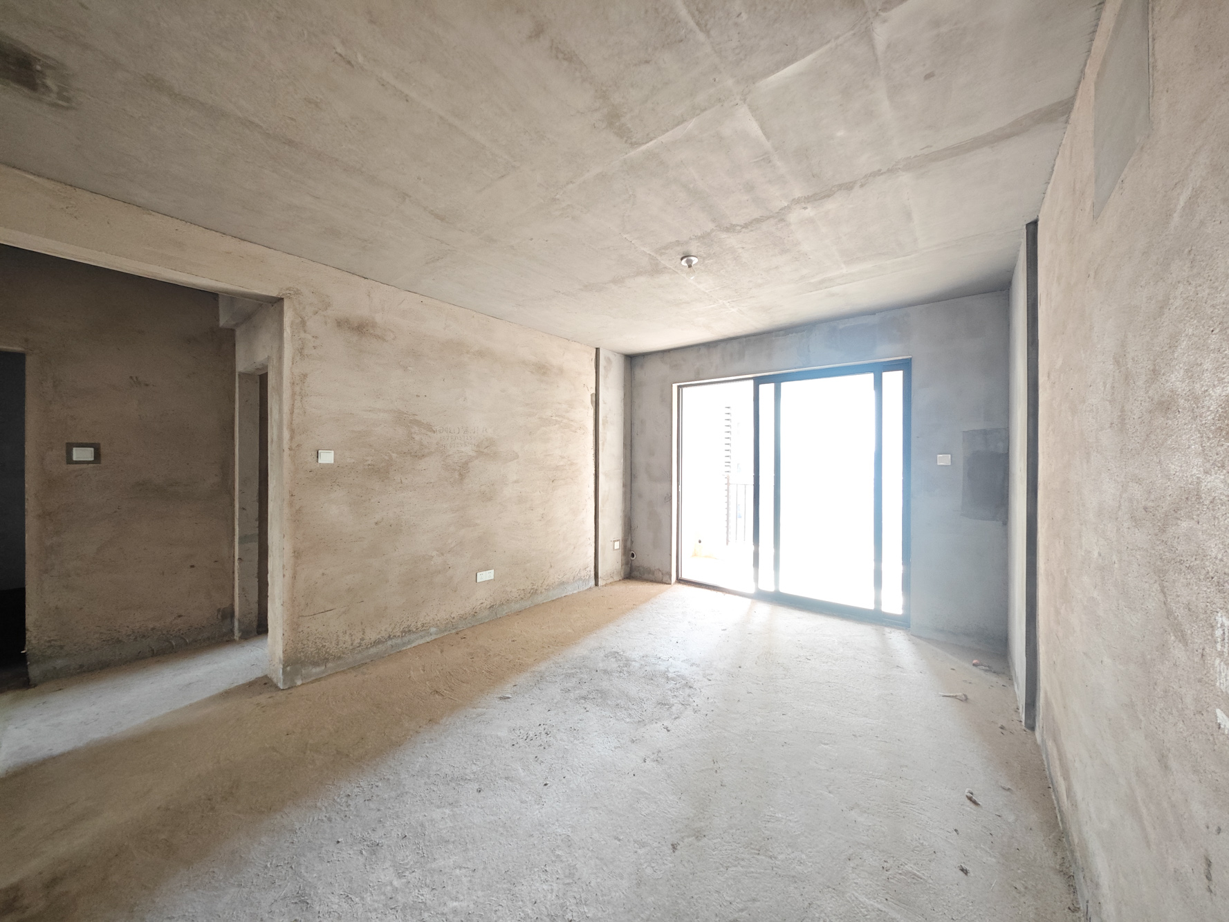 中建嘉和城  1室2厅1卫   105.00万其他