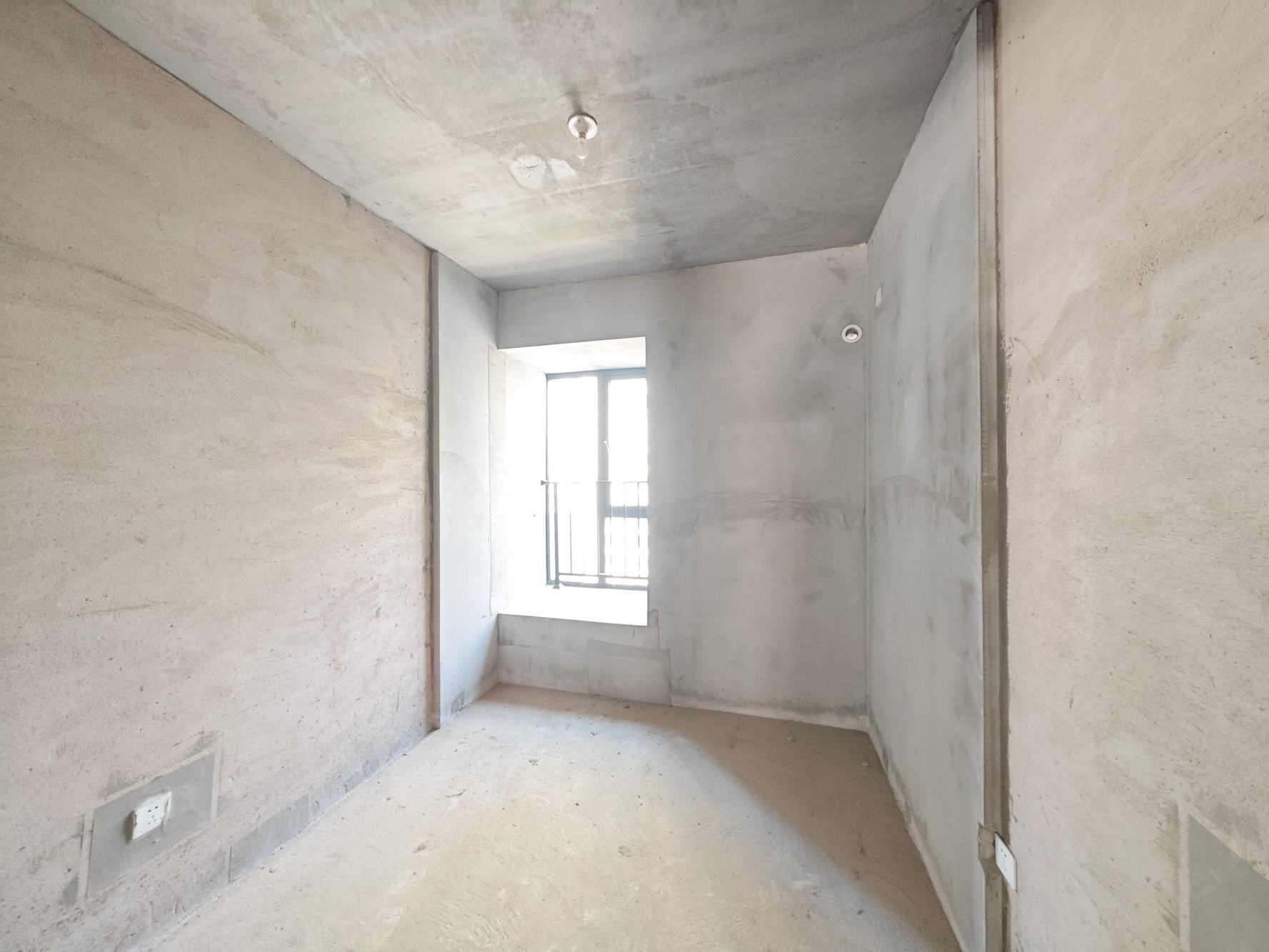 中建嘉和城  1室2厅1卫   105.00万其他