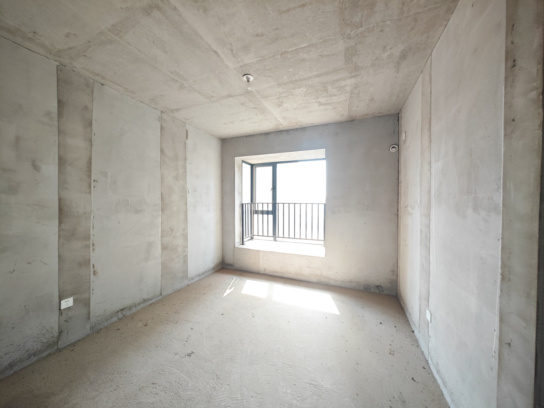中建嘉和城  1室2厅1卫   105.00万其他