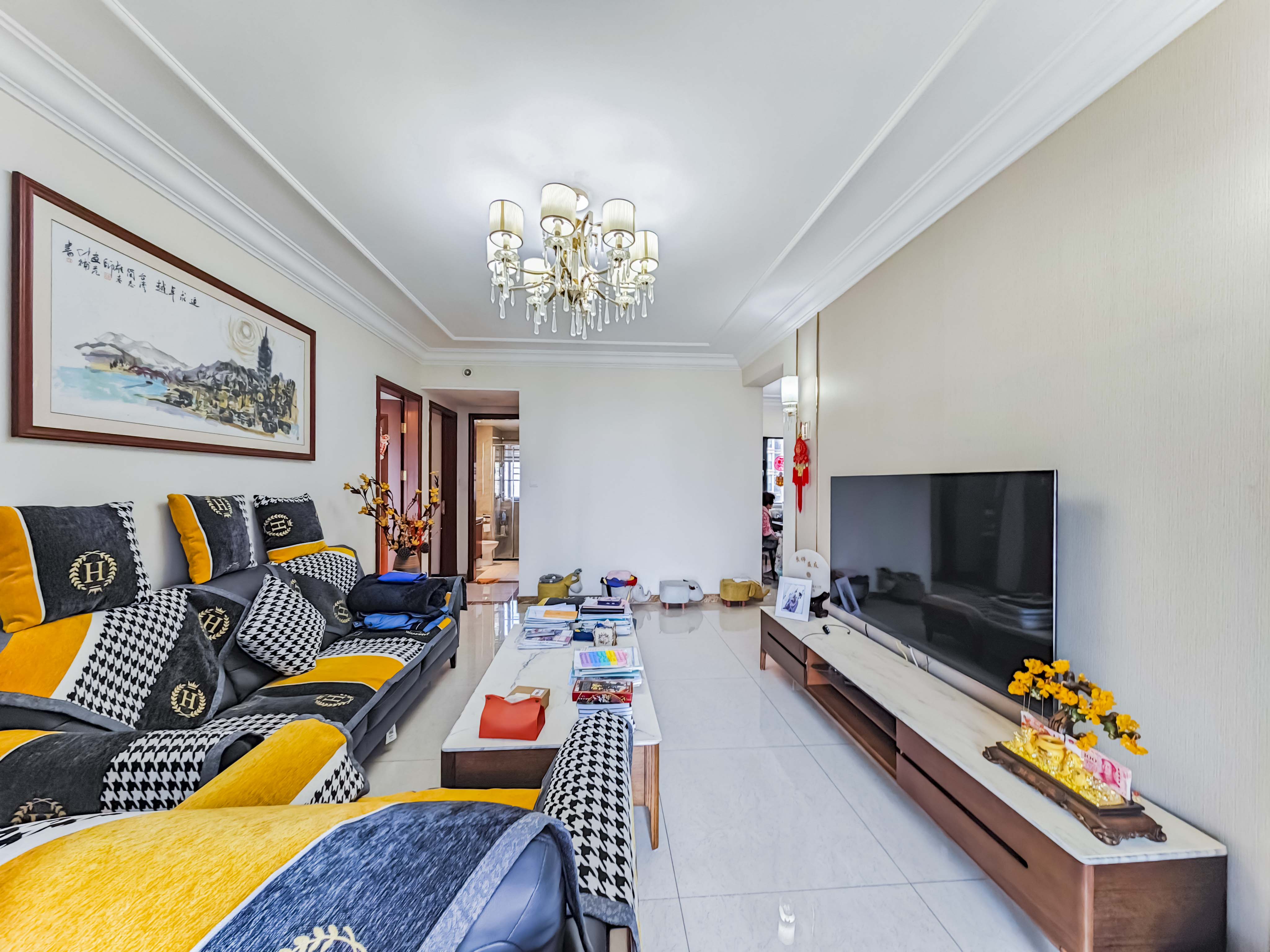 恒大国际广场  3室2厅2卫    115.0万 恒大国际广场  3室2厅2卫    115.0万