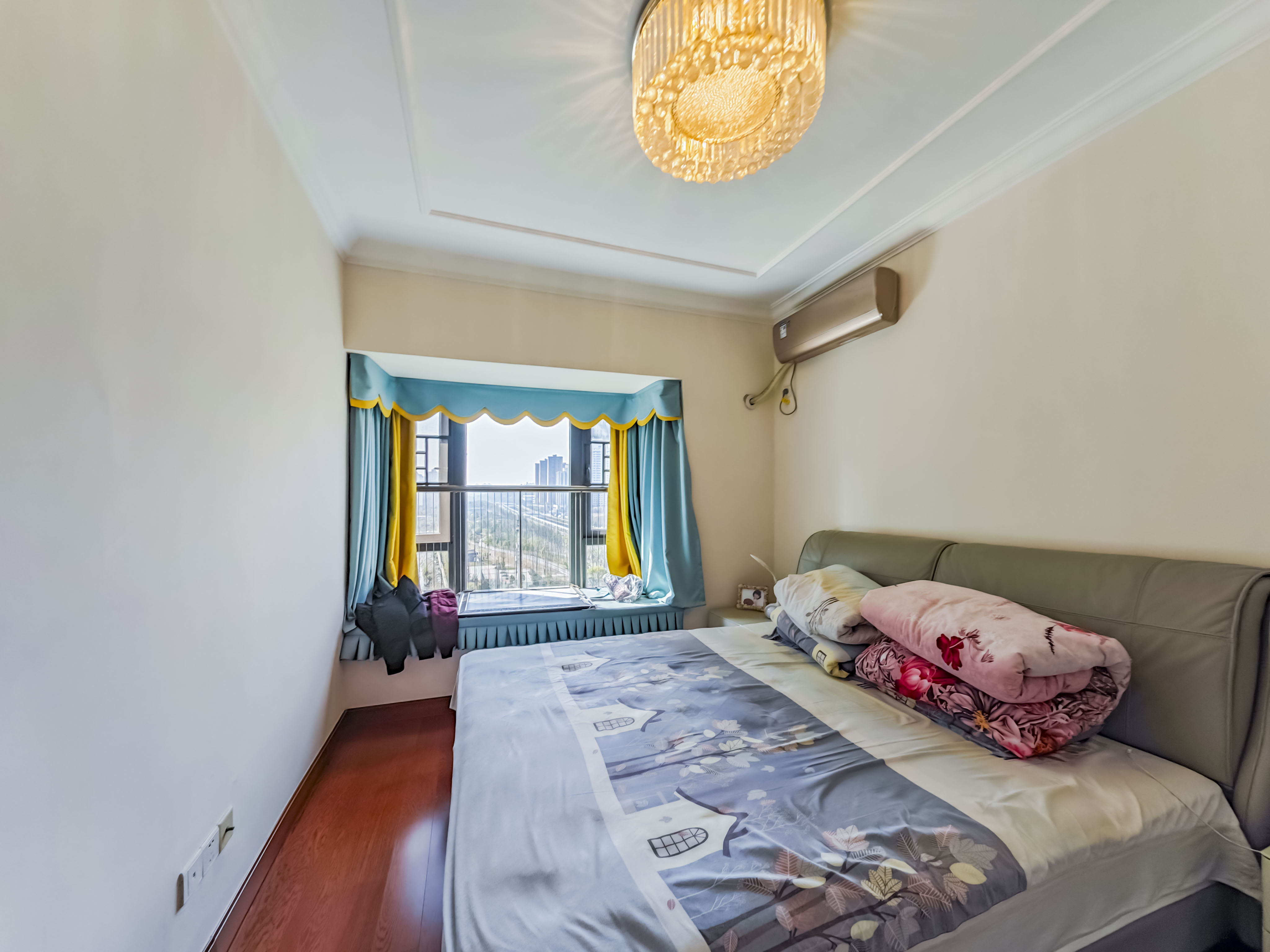 恒大国际广场  3室2厅2卫    115.0万 恒大国际广场  3室2厅2卫    115.0万其他