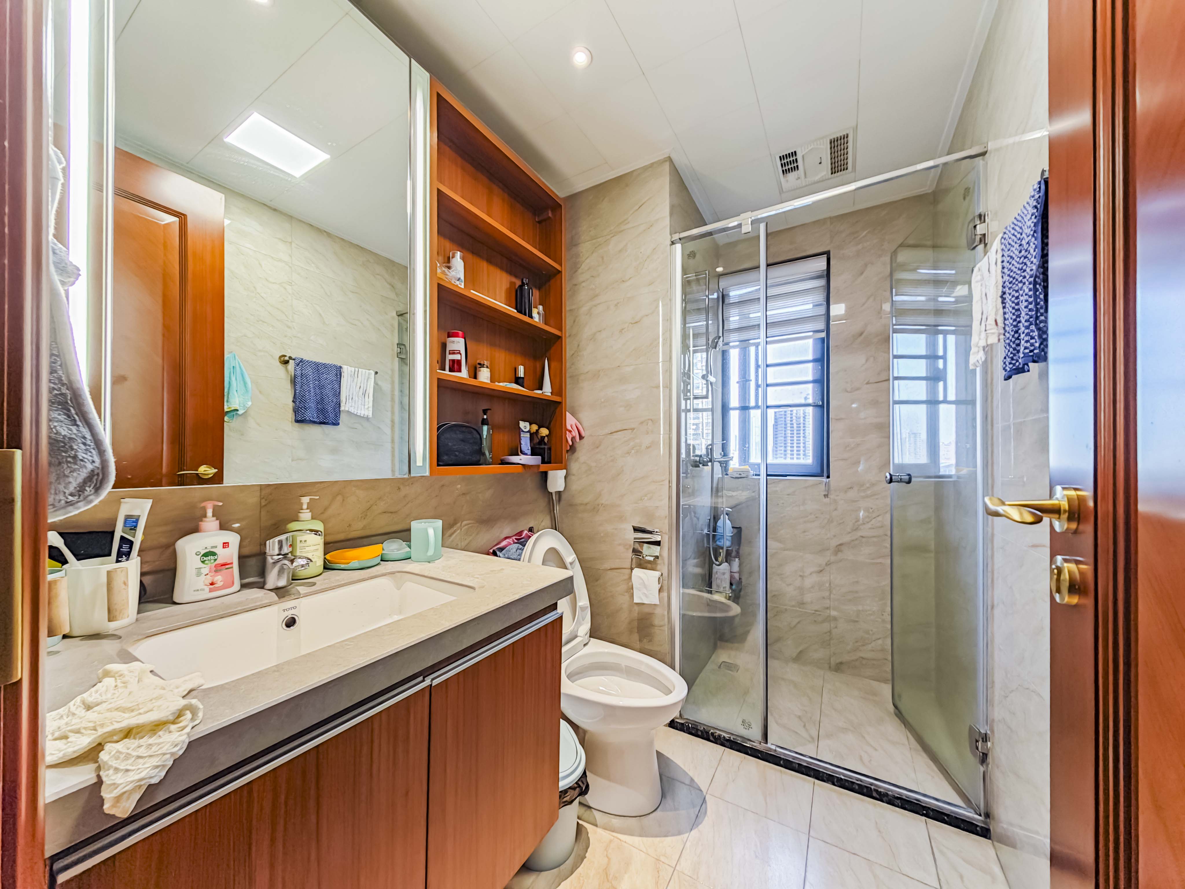 恒大国际广场  3室2厅2卫    115.0万 恒大国际广场  3室2厅2卫    115.0万卫生间