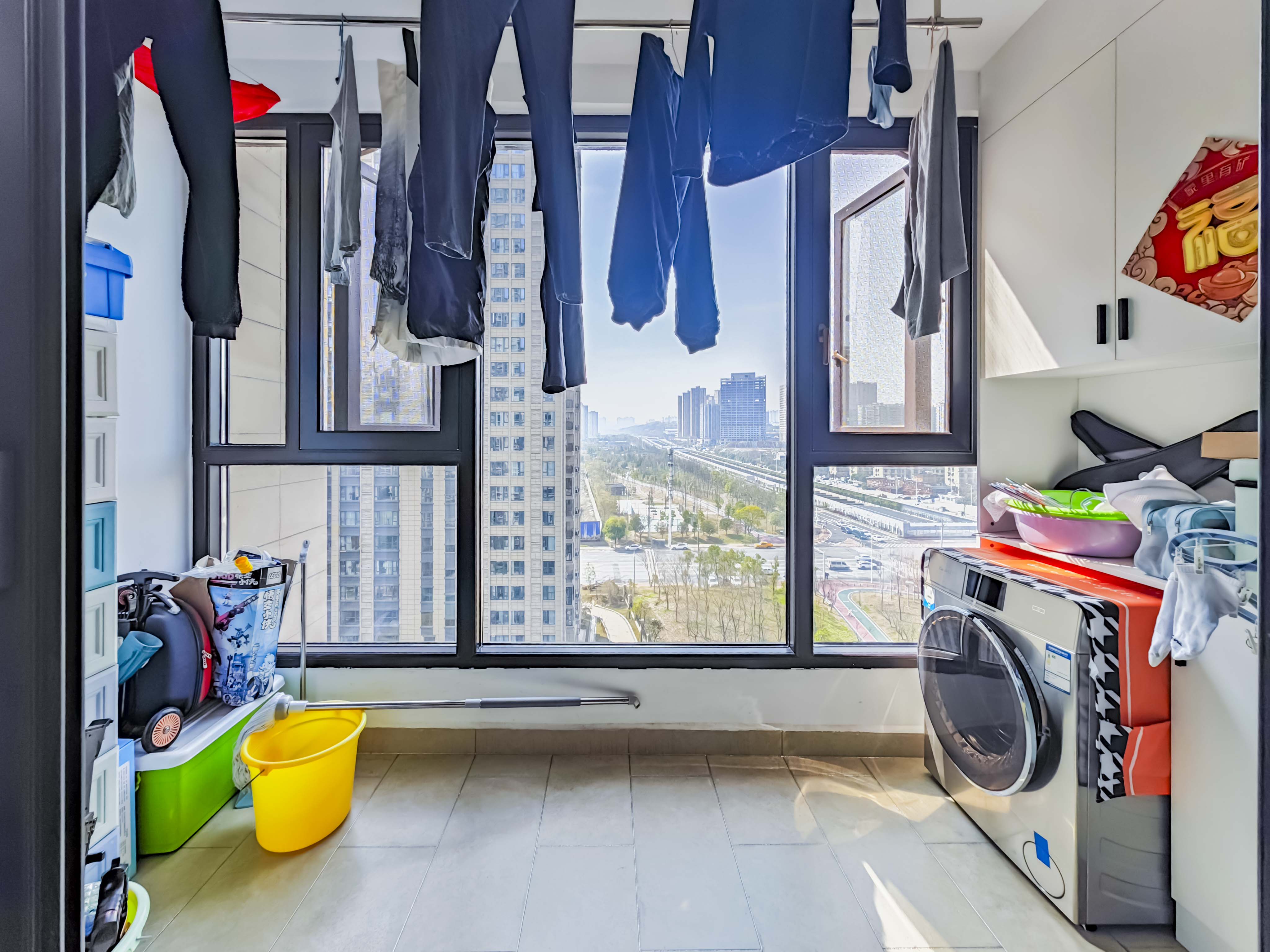 恒大国际广场  3室2厅2卫    115.0万 恒大国际广场  3室2厅2卫    115.0万阳台