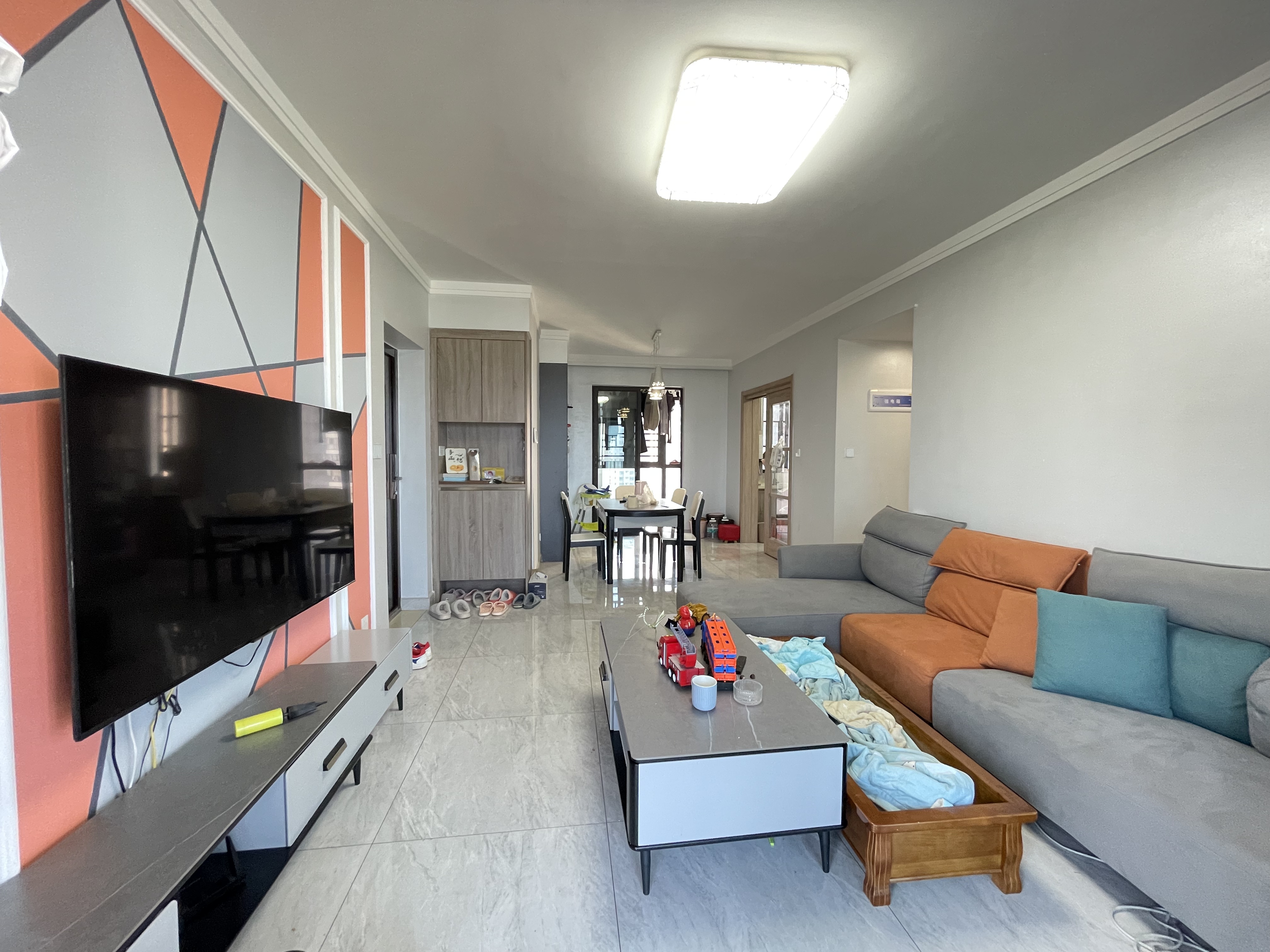 蓝溪谷 4室2厅2卫 89.8万 蓝溪谷 4室2厅2卫 89.8万室内图