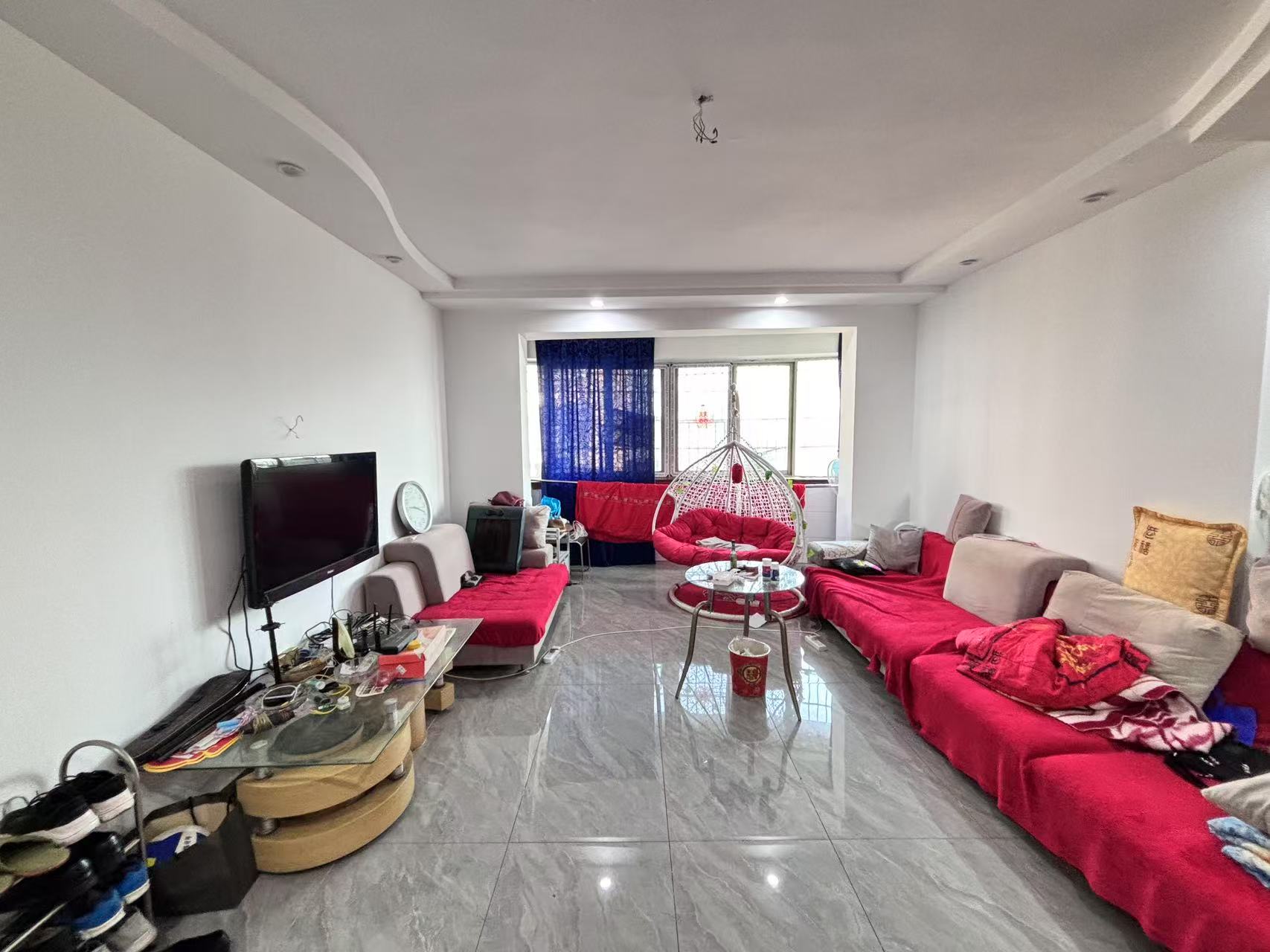 庆云山庄(里面有石塘冲) 3室2厅2卫 35.0万 庆云山庄(里面有石塘冲) 3室2厅2卫 35.0万室内图