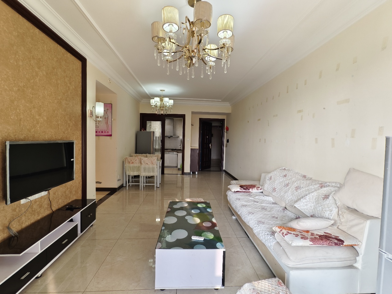 恒大华府  3室2厅1卫   49.80万 恒大华府  3室2厅1卫   49.80万室内图