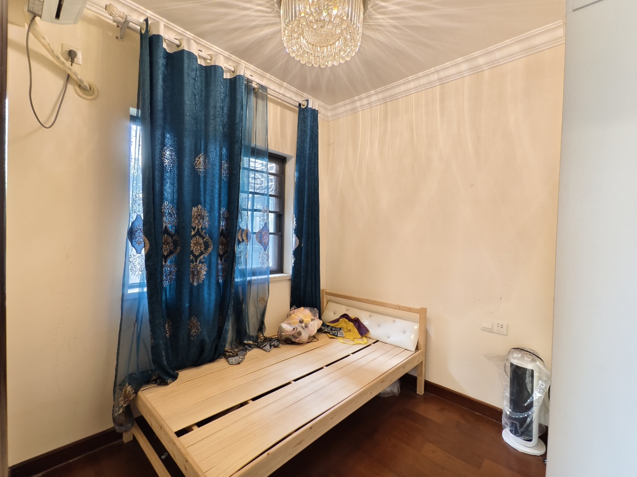 恒大华府  3室2厅1卫   49.80万 恒大华府  3室2厅1卫   49.80万室内图