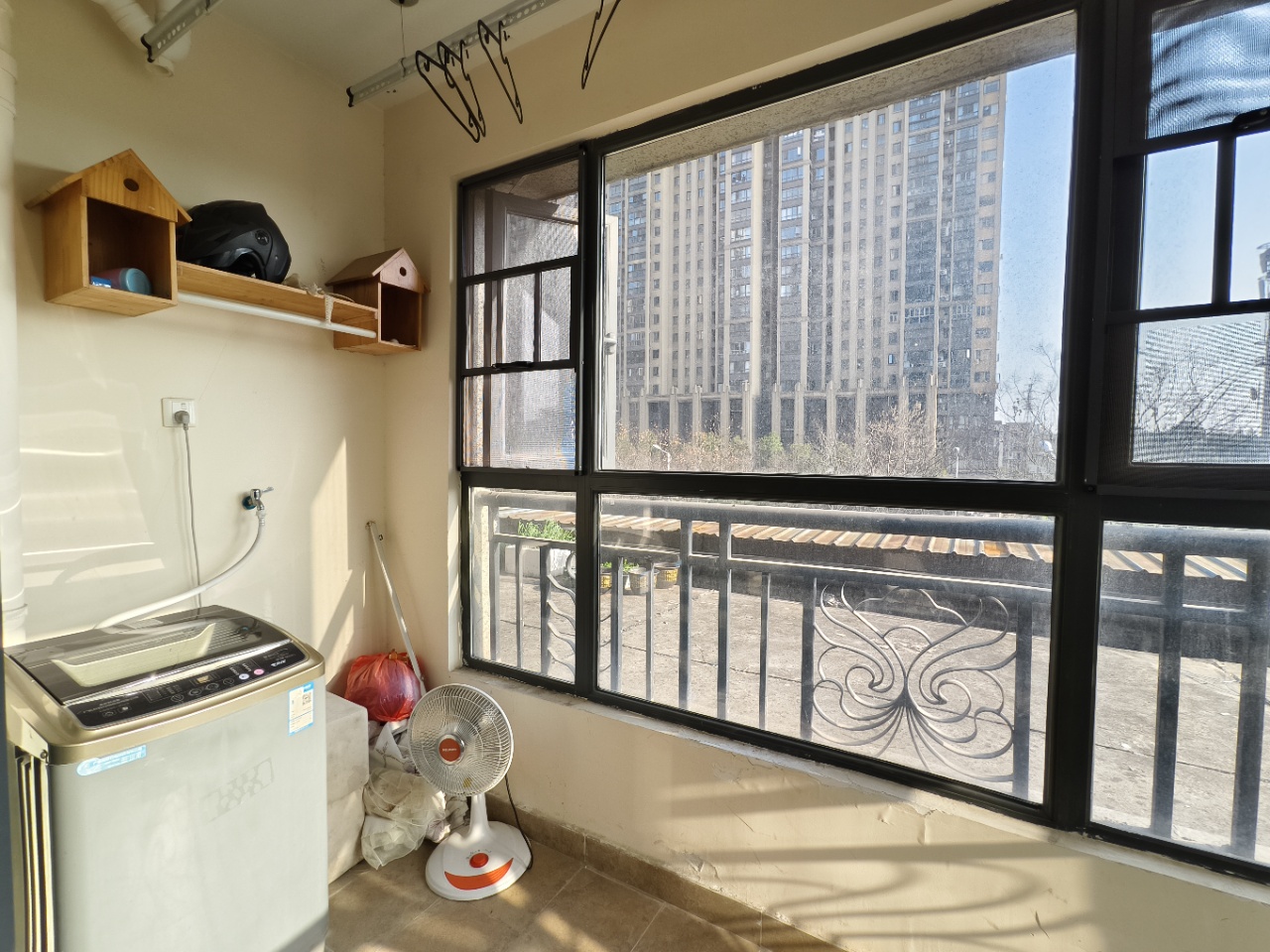 恒大华府  3室2厅1卫   49.80万 恒大华府  3室2厅1卫   49.80万室内图