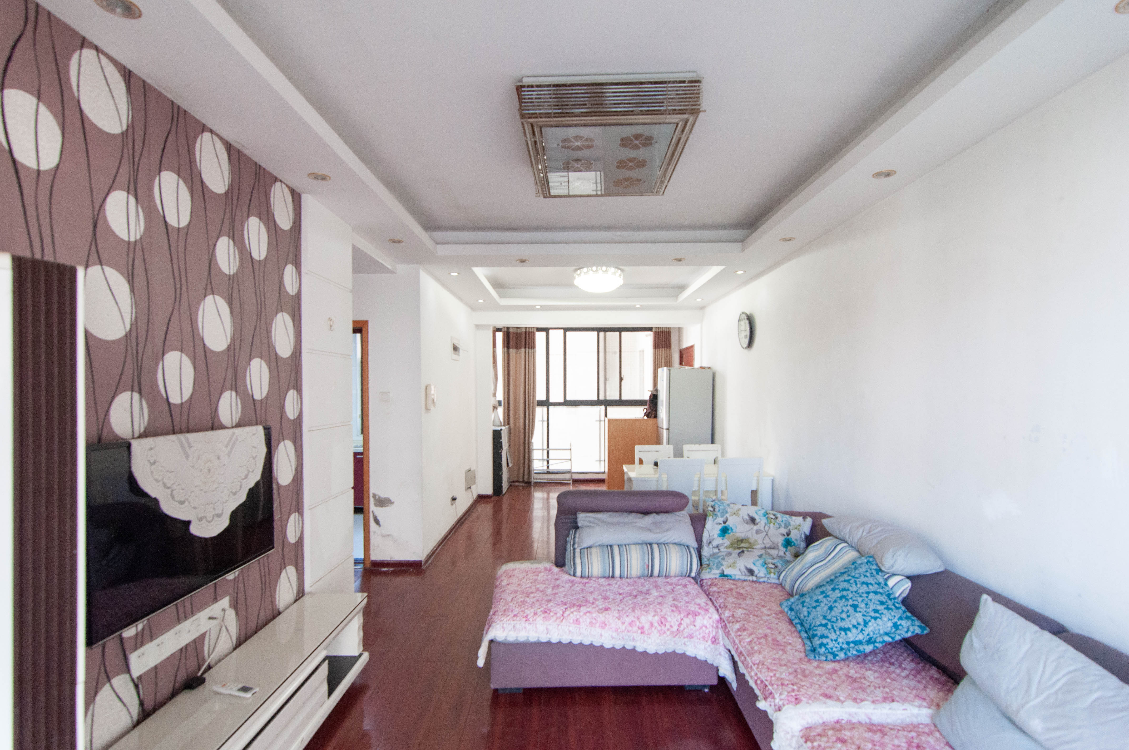 高鑫麓城  2室2厅1卫    80.0万 高鑫麓城  2室2厅1卫    80.0万客厅