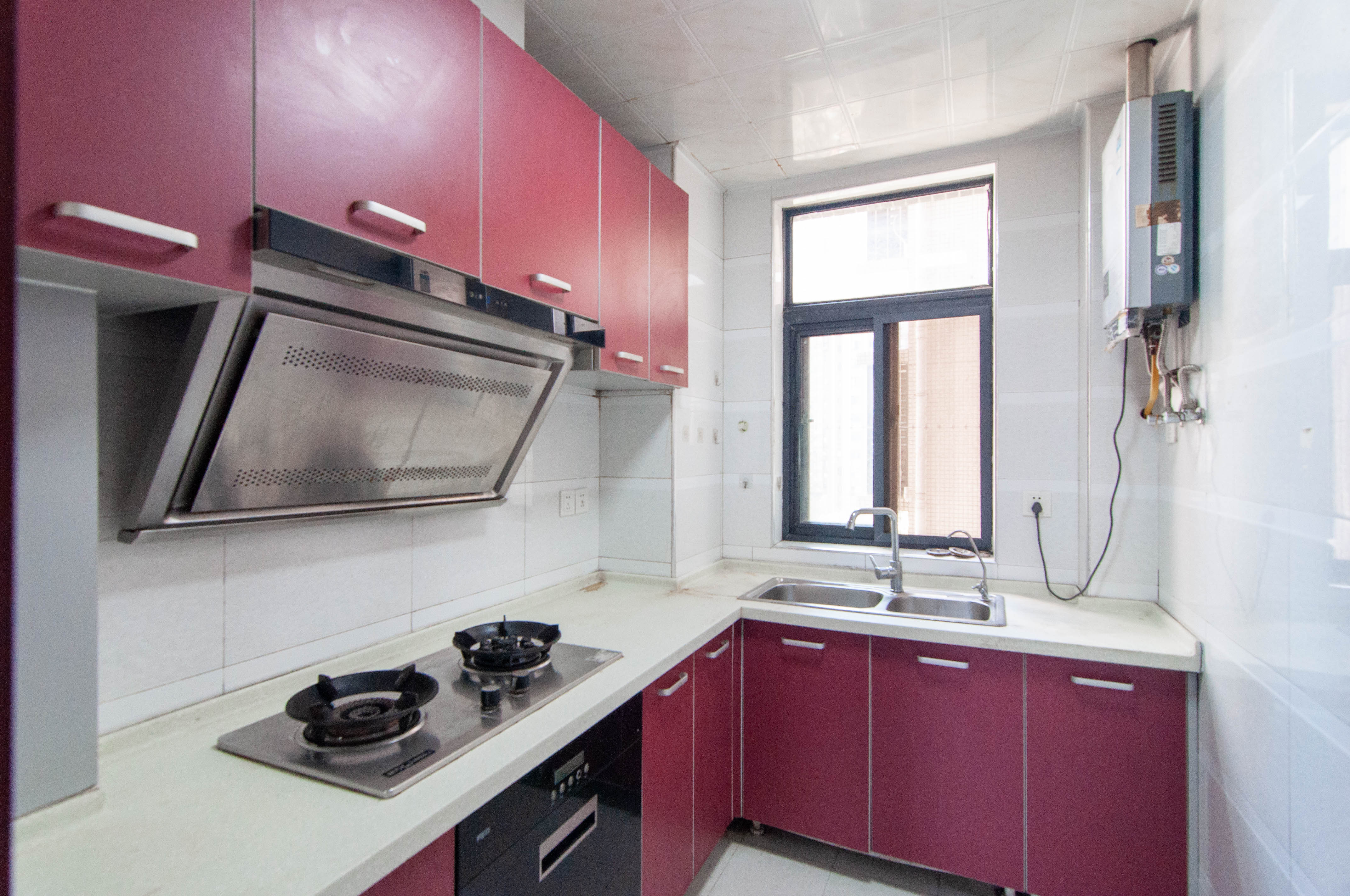 高鑫麓城  2室2厅1卫    80.0万 高鑫麓城  2室2厅1卫    80.0万厨房