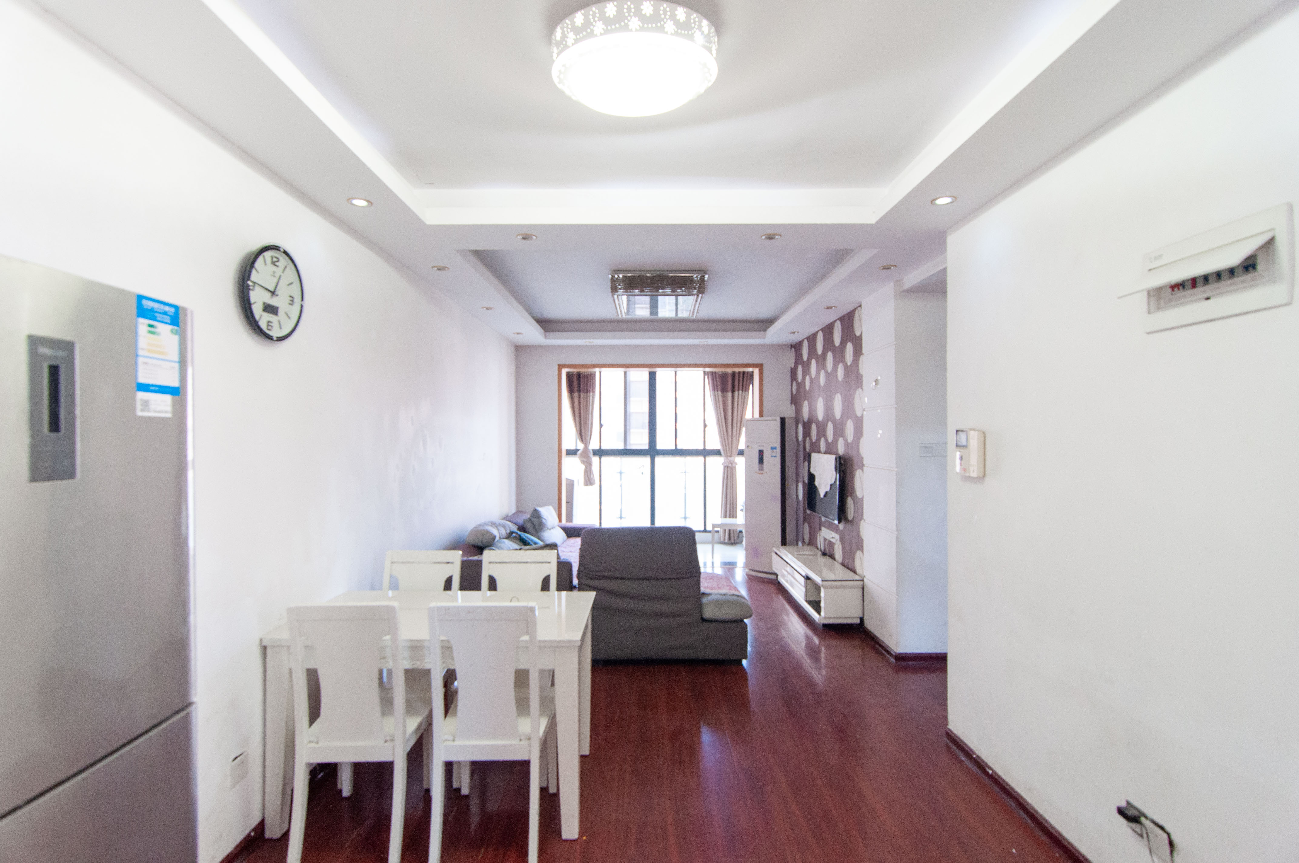 高鑫麓城  2室2厅1卫    80.0万 高鑫麓城  2室2厅1卫    80.0万客厅