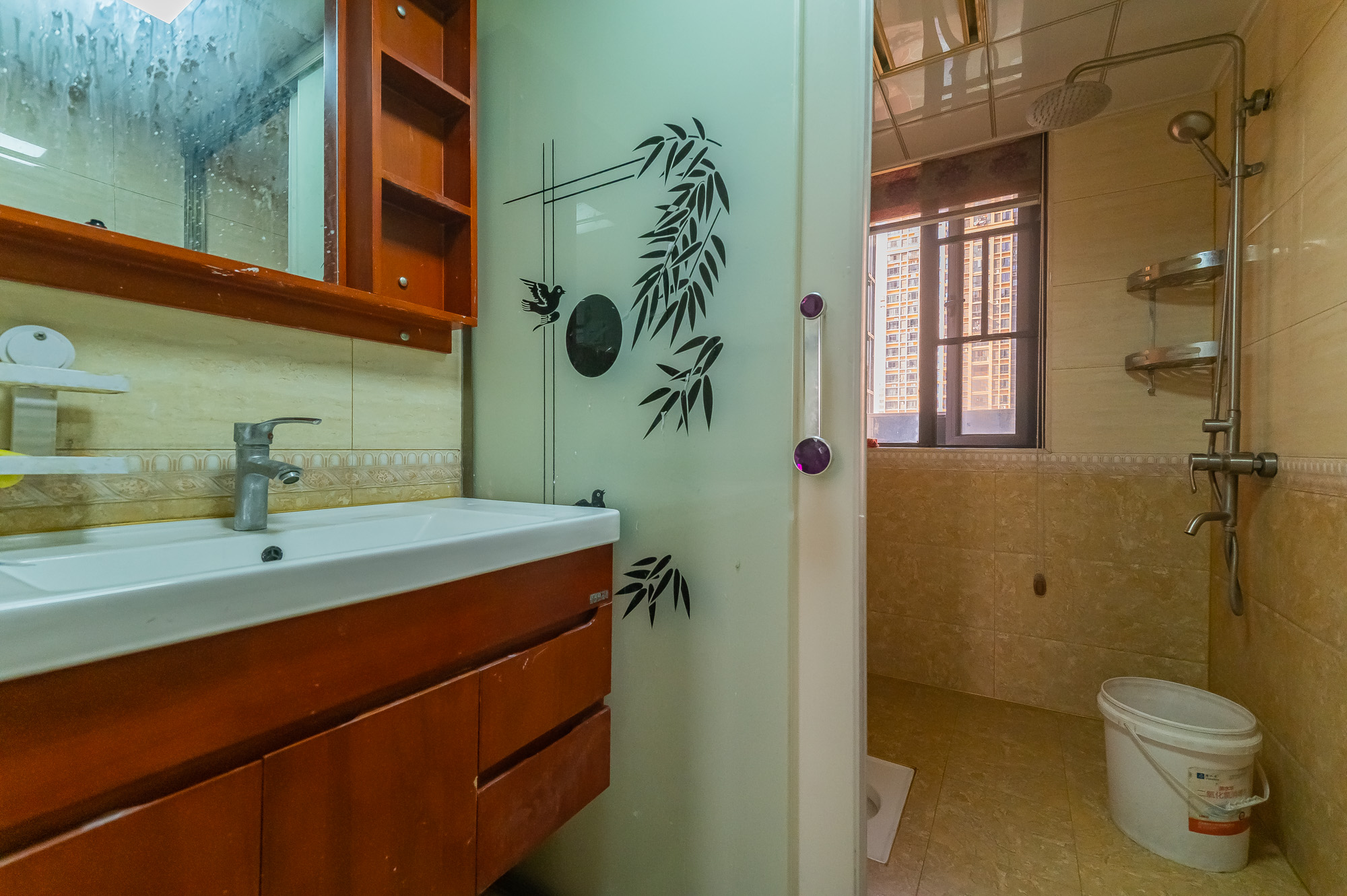 深业睿城 3室2厅2卫 110.0万 深业睿城 3室2厅2卫 110.0万卫生间