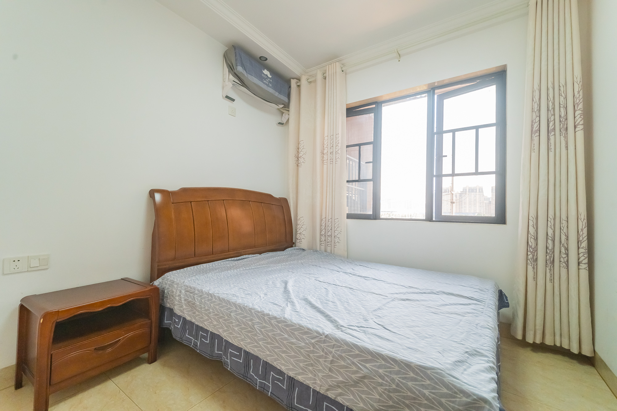 深业睿城 3室2厅2卫 110.0万 深业睿城 3室2厅2卫 110.0万卧室