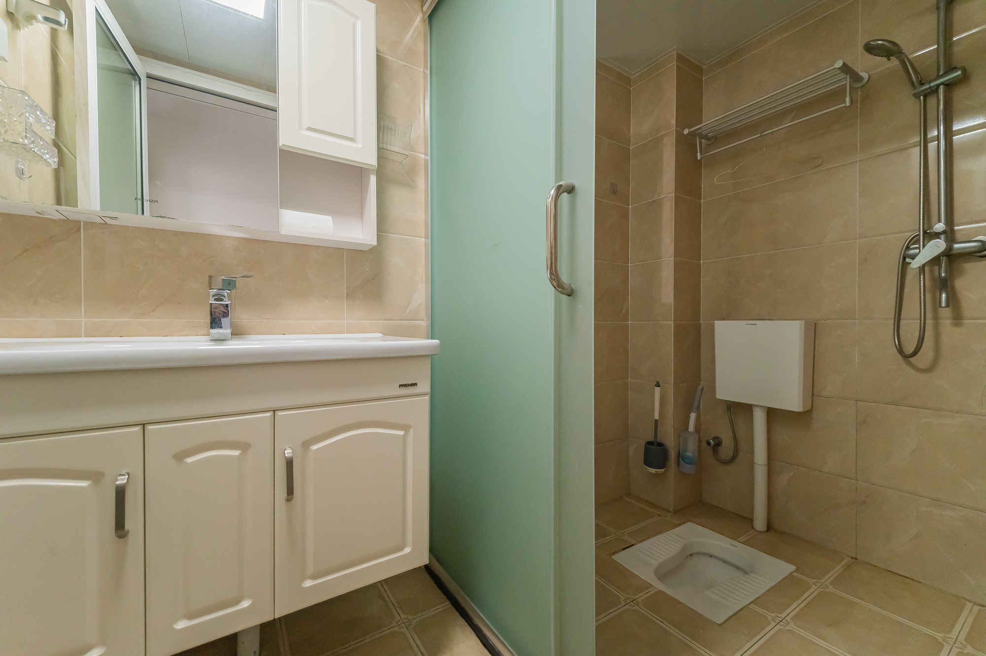 尚鑫海悦(新长海尚海城)  4室2厅2卫    112.0万 尚鑫海悦(新长海尚海城)  4室2厅2卫    112.0万卫生间