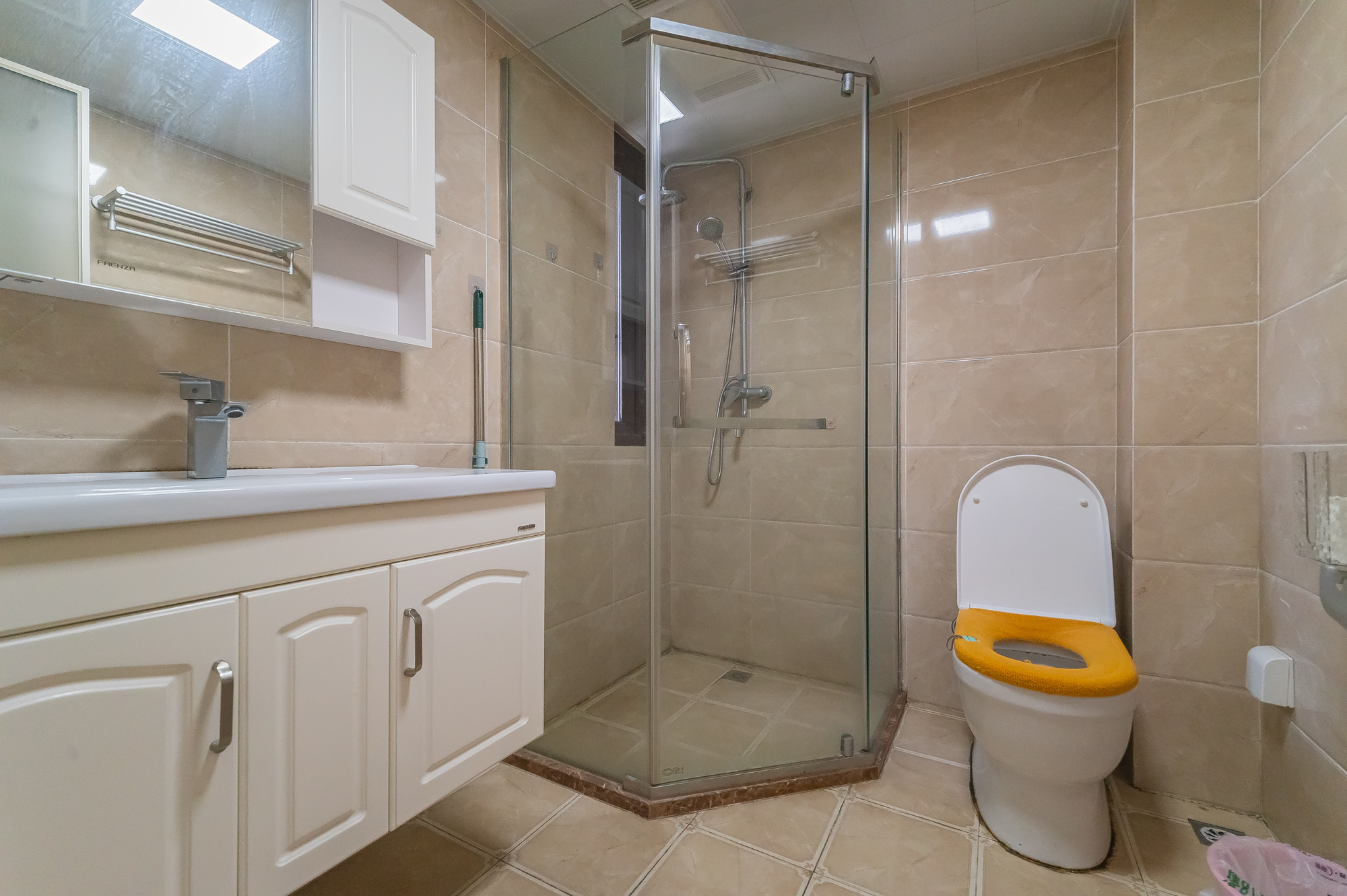 尚鑫海悦(新长海尚海城)  4室2厅2卫    112.0万 尚鑫海悦(新长海尚海城)  4室2厅2卫    112.0万卫生间