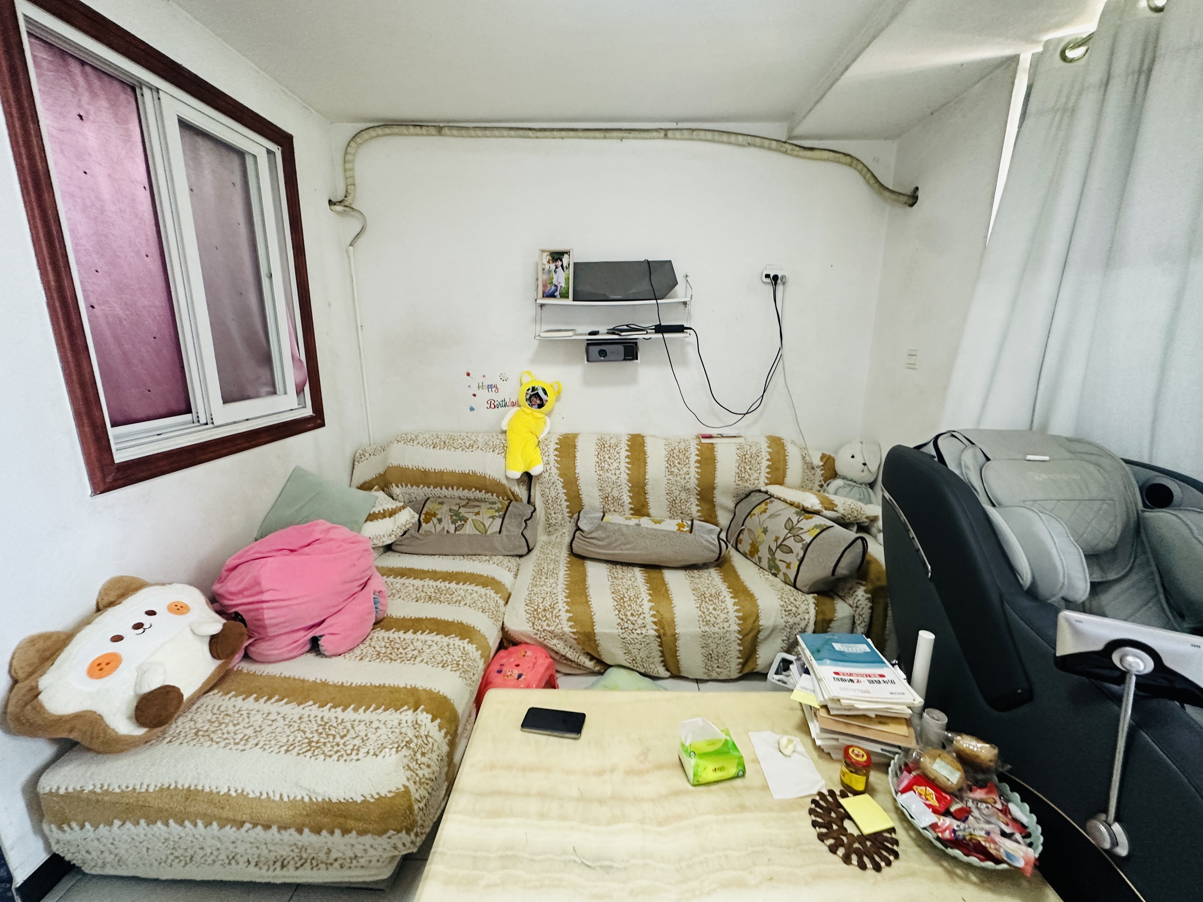 金海大厦(海秀西路) 2室1厅1卫 88.0万 金海大厦(海秀西路) 2室1厅1卫 88.0万客厅