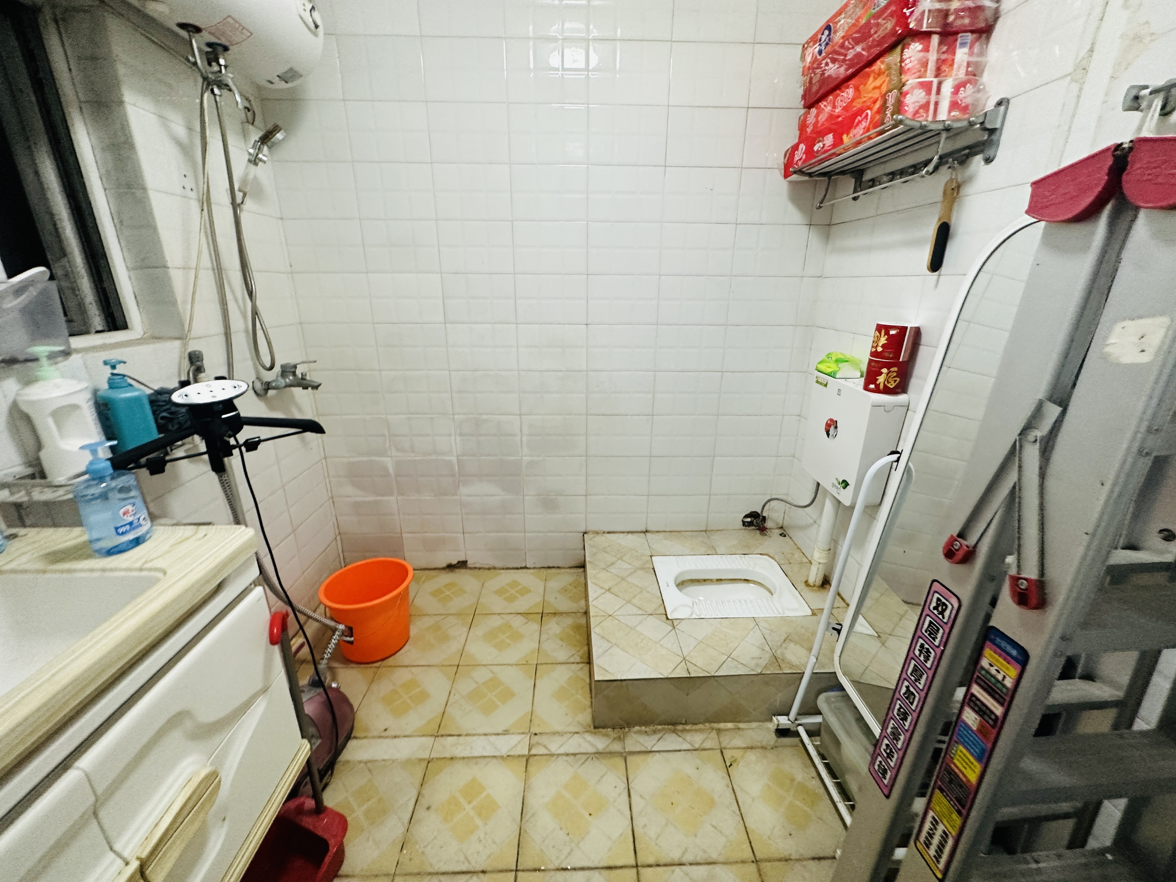 金海大厦(海秀西路) 2室1厅1卫 88.0万 金海大厦(海秀西路) 2室1厅1卫 88.0万卫生间