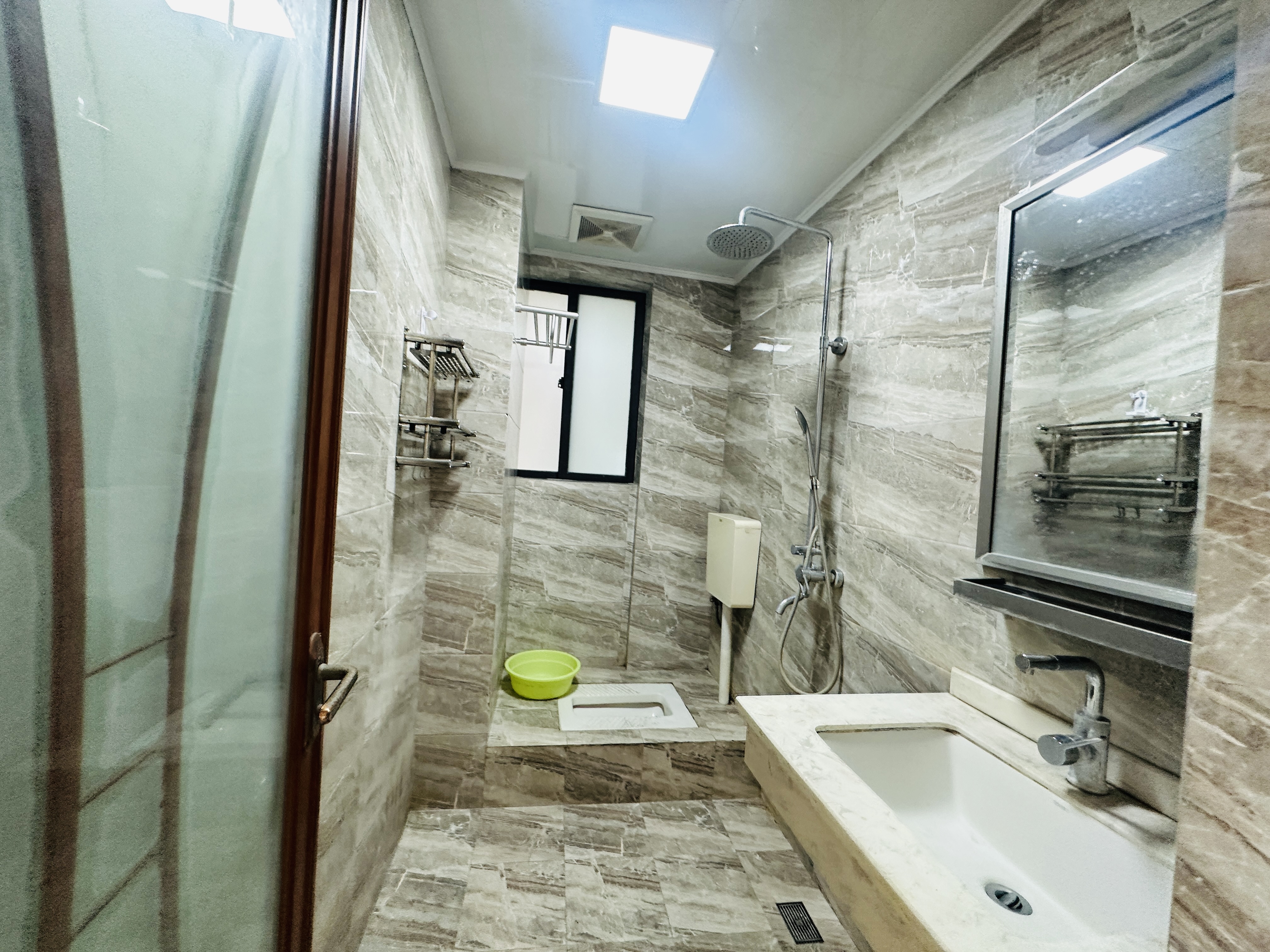 海悦东方 2室2厅1卫 125.0万 海悦东方 2室2厅1卫 125.0万卫生间