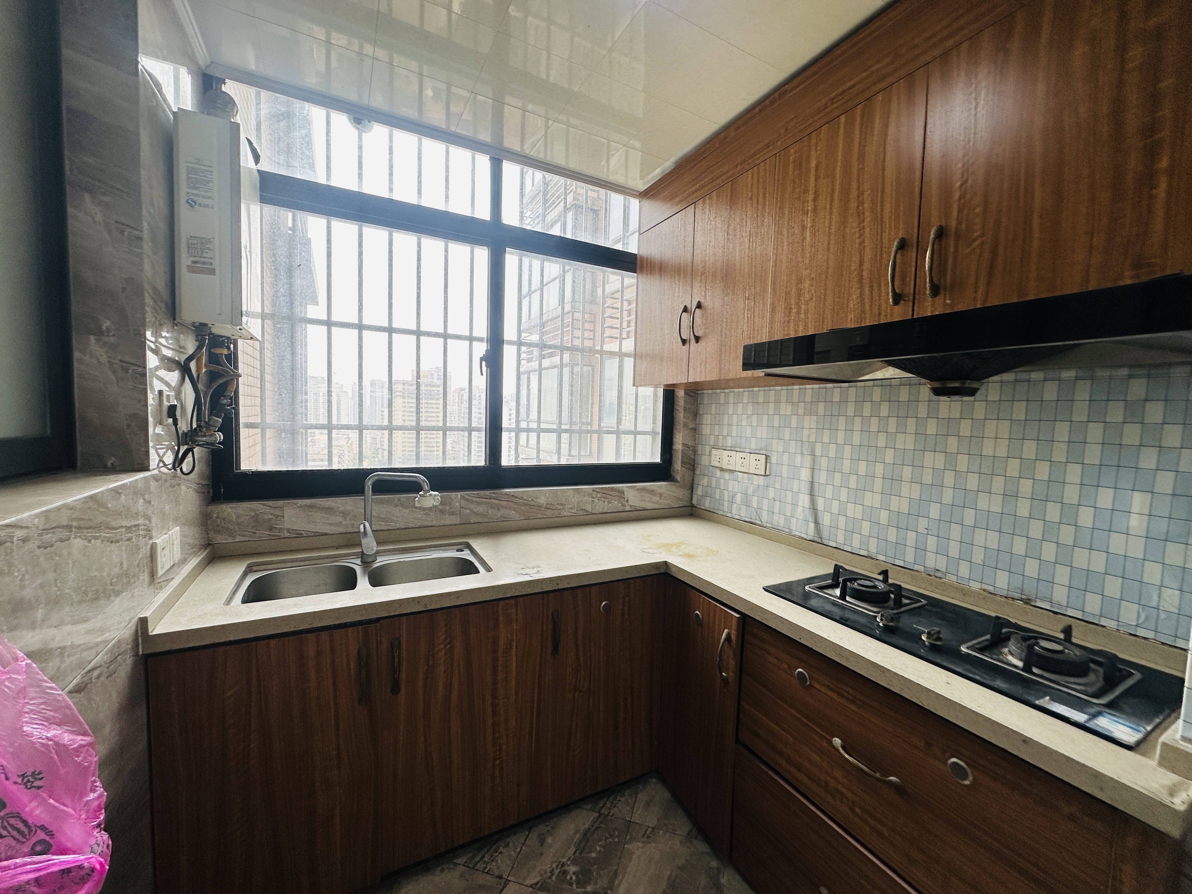 海悦东方 2室2厅1卫 125.0万 海悦东方 2室2厅1卫 125.0万厨房