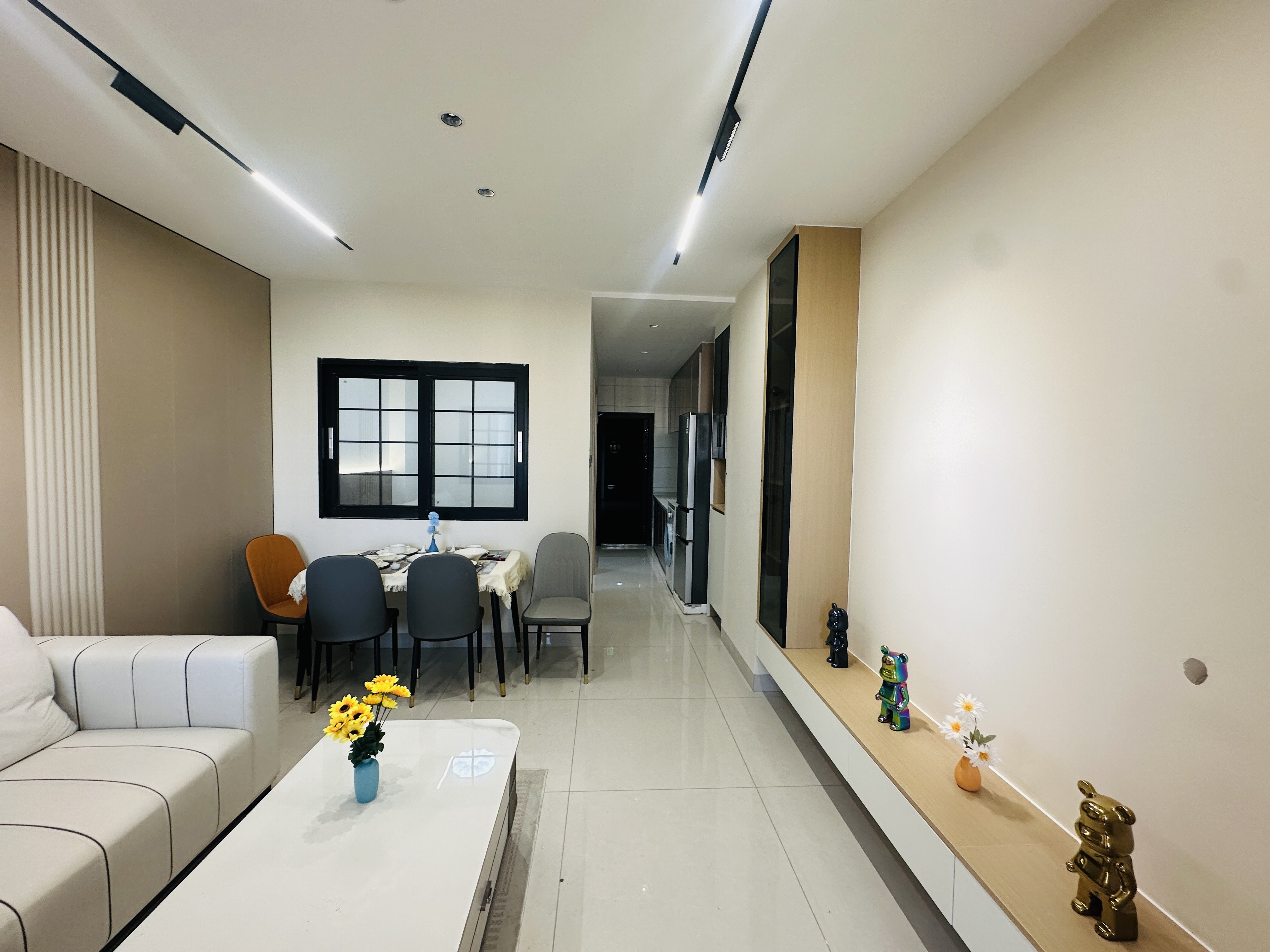 金海大厦(海秀西路) 1室1厅1卫 51.0万 金海大厦(海秀西路) 1室1厅1卫 51.0万客厅