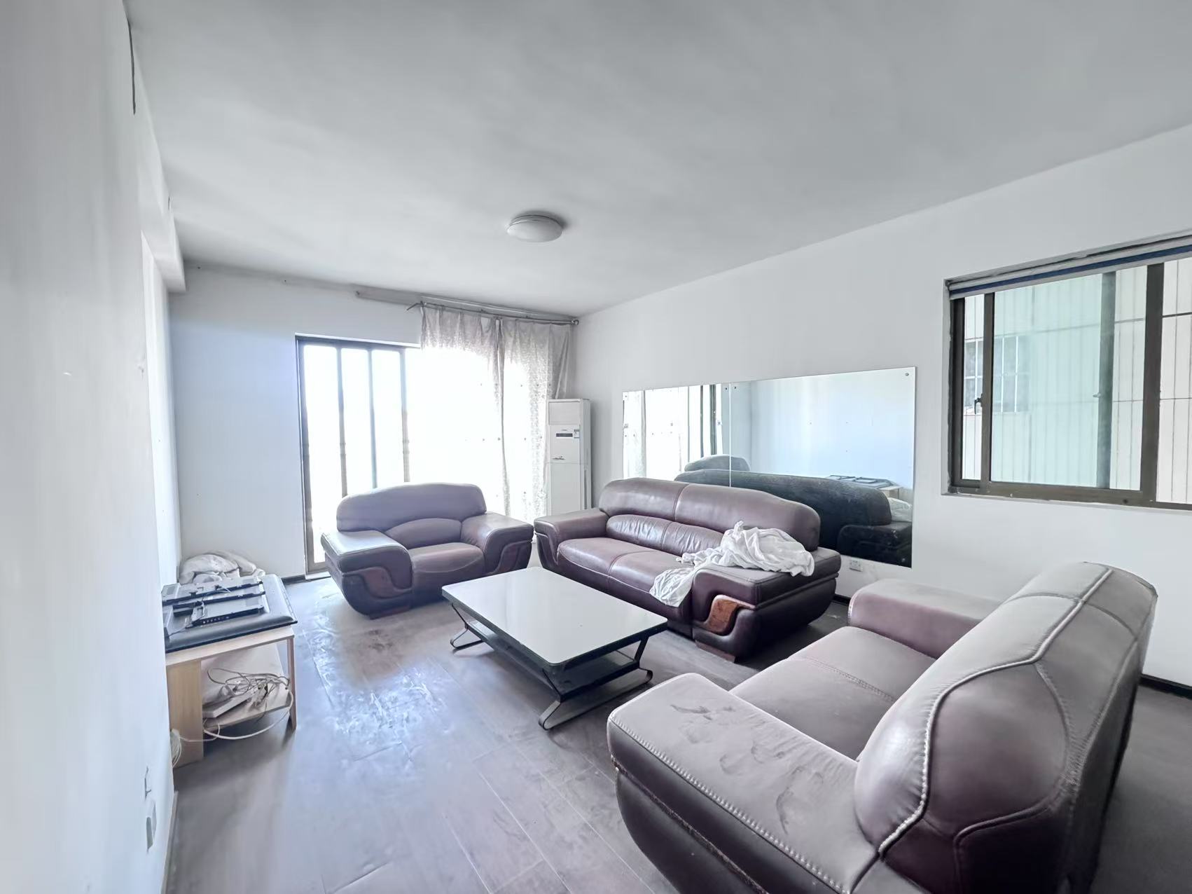 时尚新天地(平和堂) 3室2厅2卫 55.0万 时尚新天地(平和堂) 3室2厅2卫 55.0万室内图