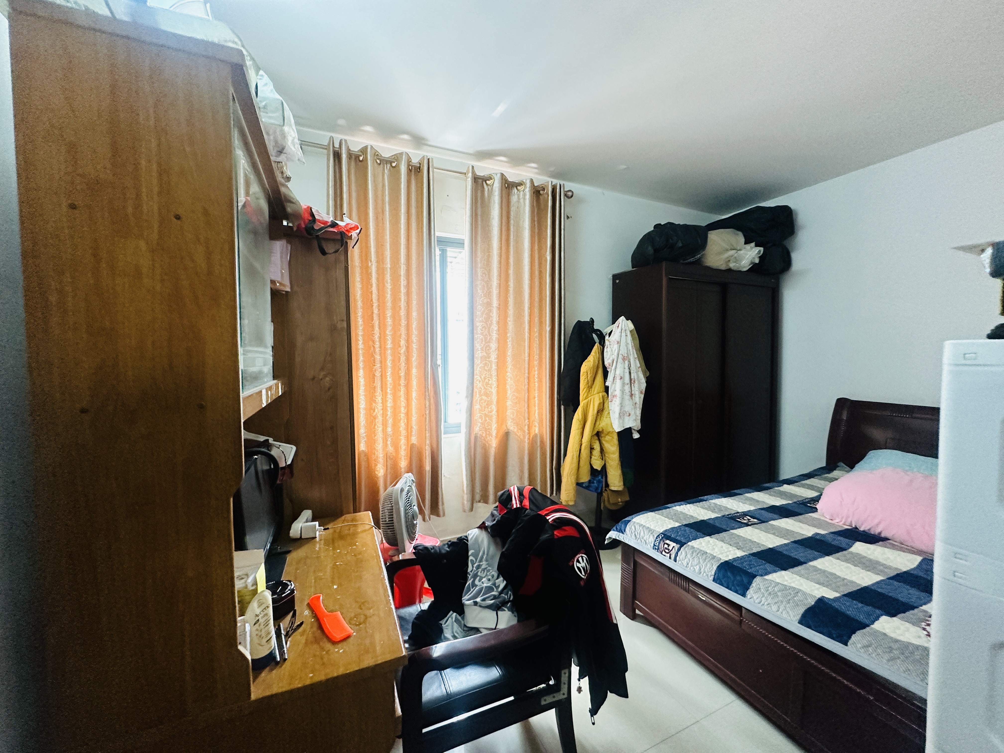 翠玉园(新旧区) 3室2厅1卫 134.0万 翠玉园(新旧区) 3室2厅1卫 134.0万卧室