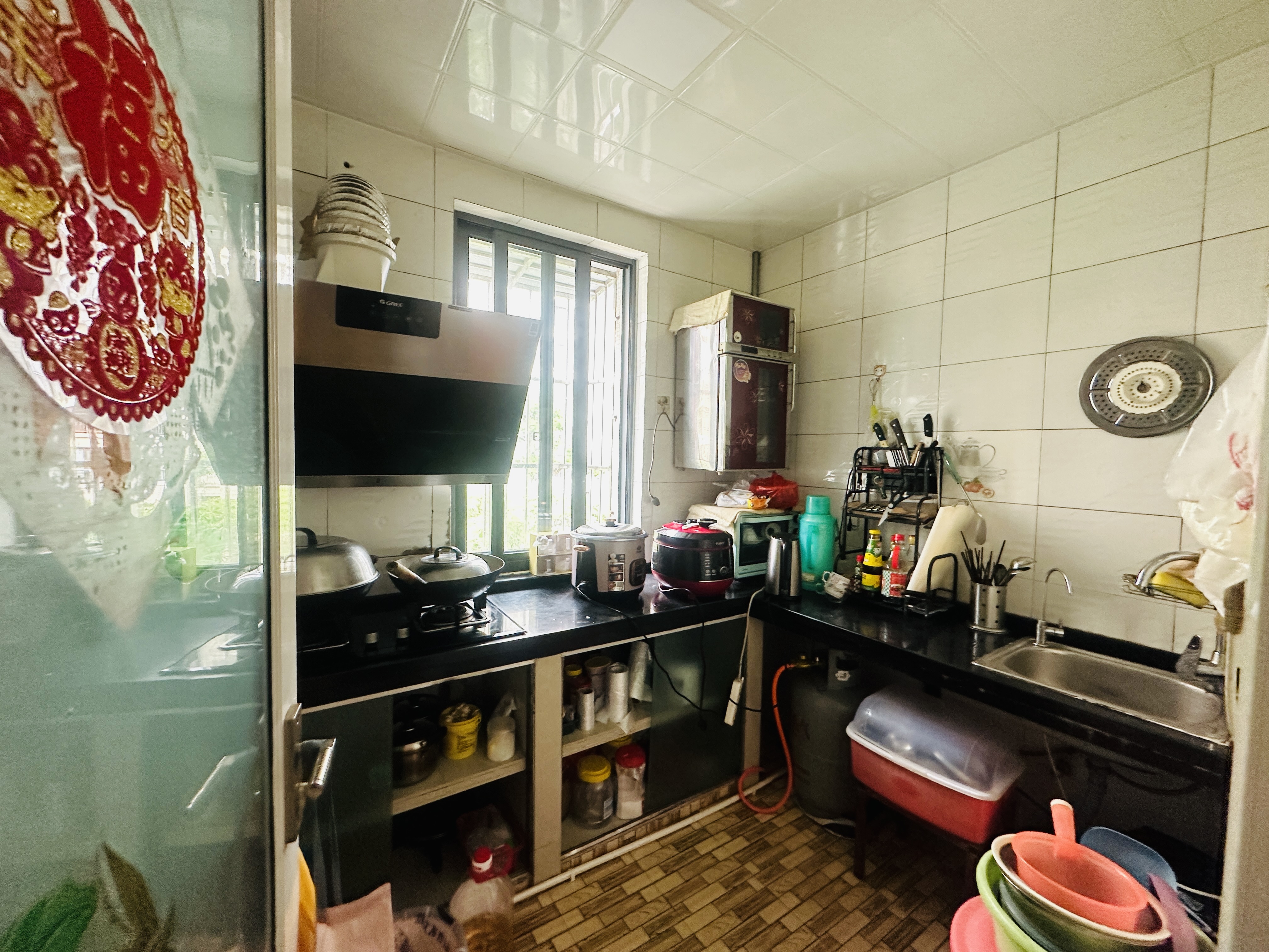 翠玉园(新旧区) 3室2厅1卫 134.0万 翠玉园(新旧区) 3室2厅1卫 134.0万厨房