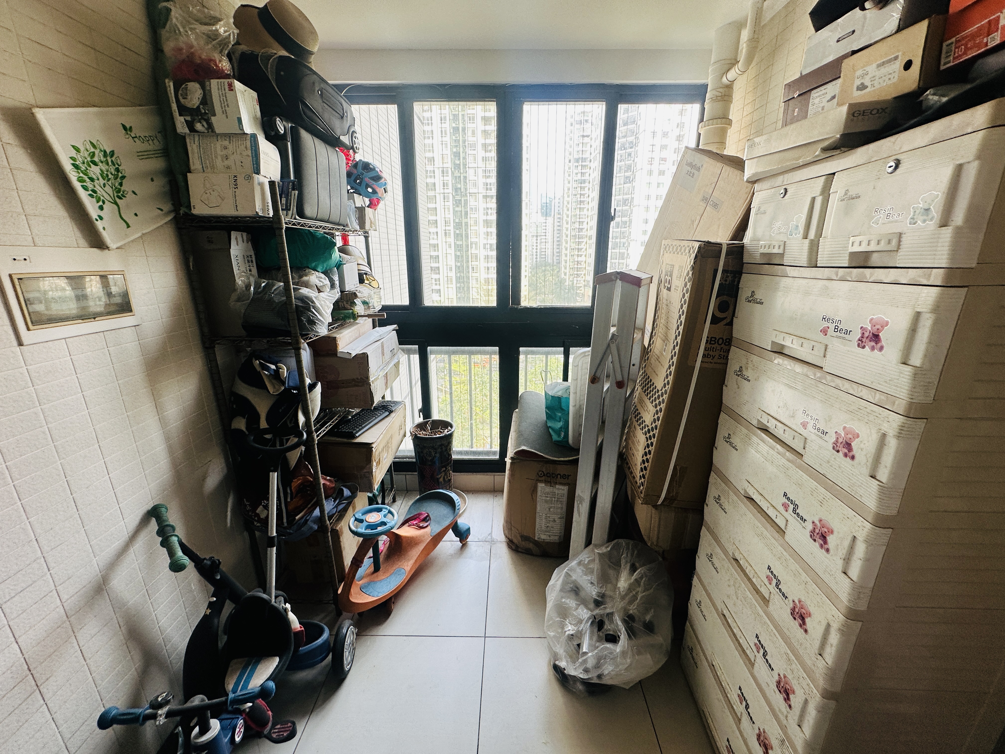 金碧文华 4室2厅2卫 330.0万 金碧文华 4室2厅2卫 330.0万阳台