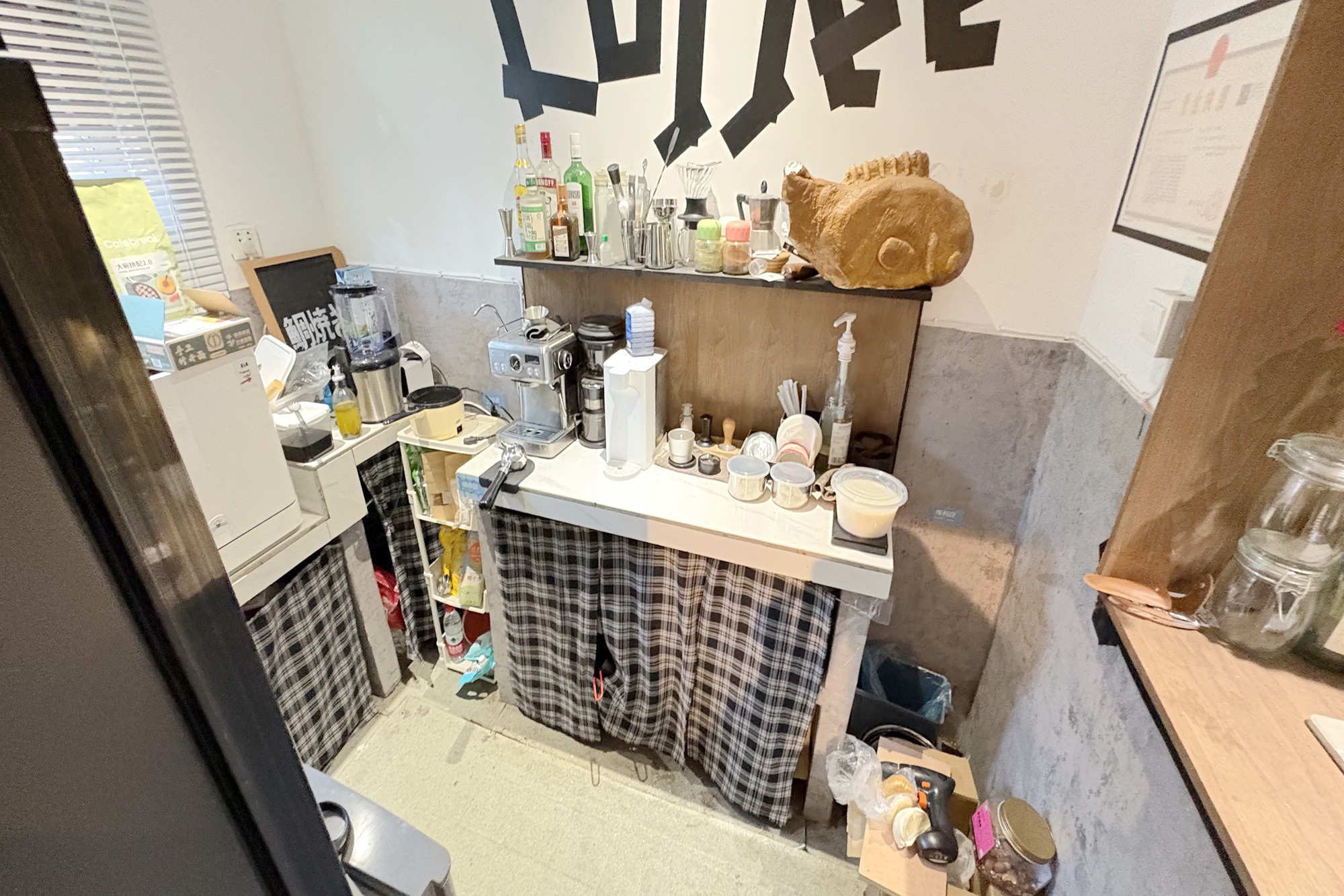 大众宿舍  2室1厅1卫   46.00万厨房