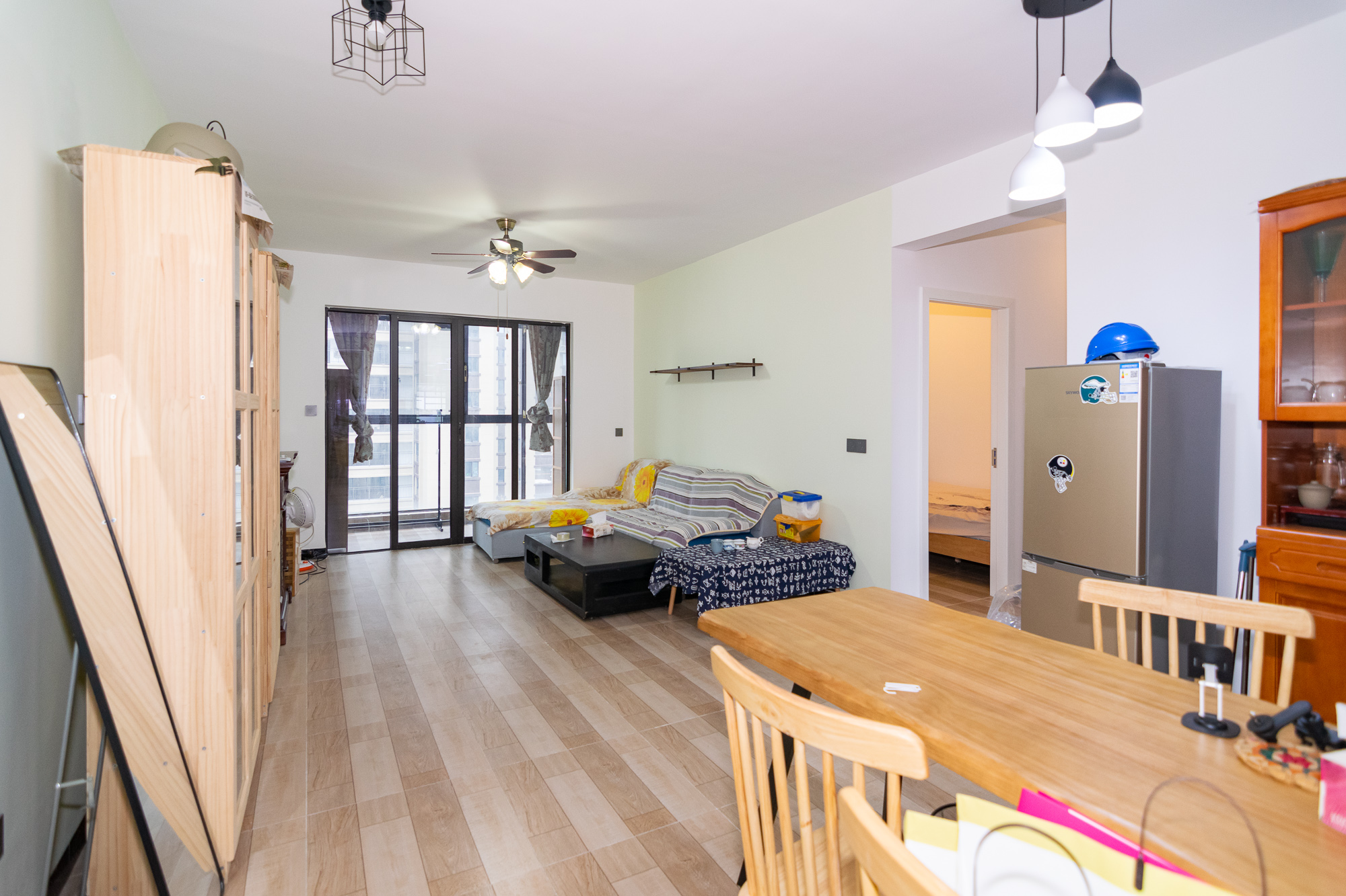 湾田望江府  4室2厅1卫    75.0万 湾田望江府  4室2厅1卫    75.0万客厅