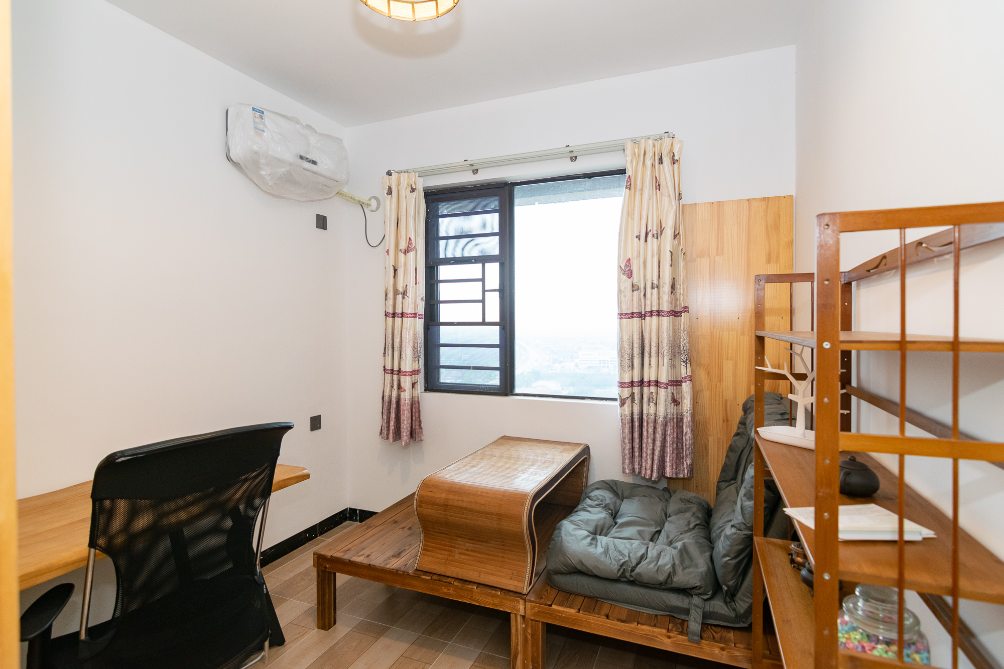 湾田望江府  4室2厅1卫    75.0万 湾田望江府  4室2厅1卫    75.0万卧室