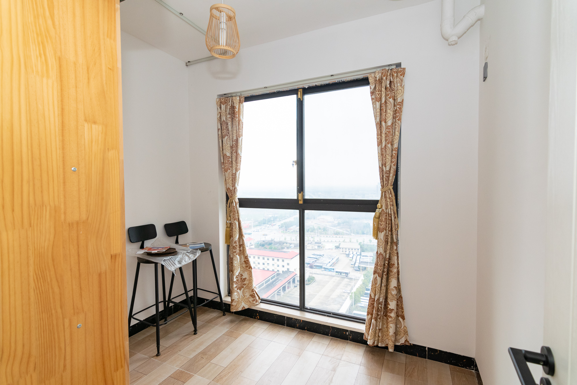 湾田望江府  4室2厅1卫    75.0万 湾田望江府  4室2厅1卫    75.0万卧室