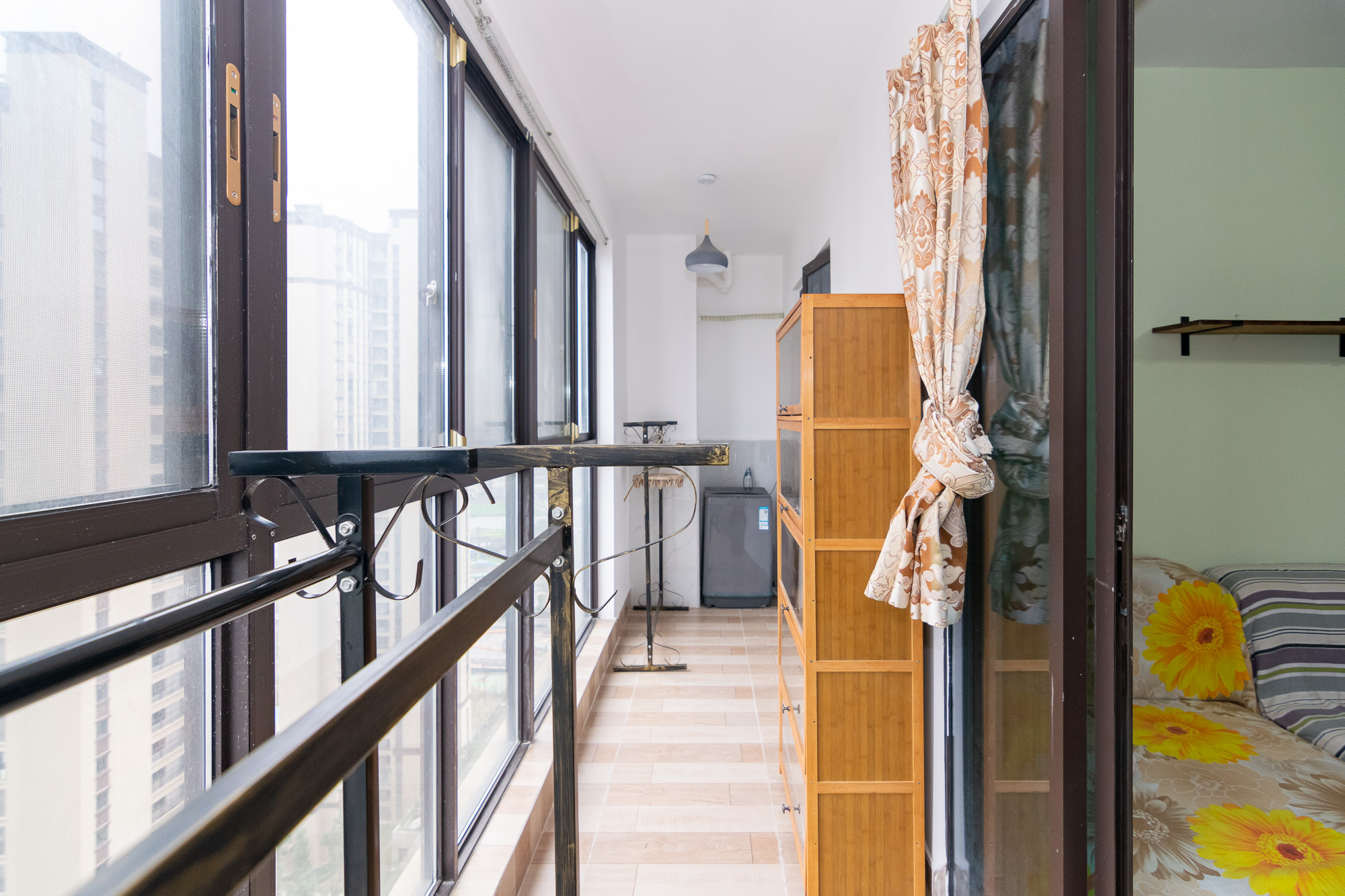 湾田望江府  4室2厅1卫    75.0万 湾田望江府  4室2厅1卫    75.0万阳台