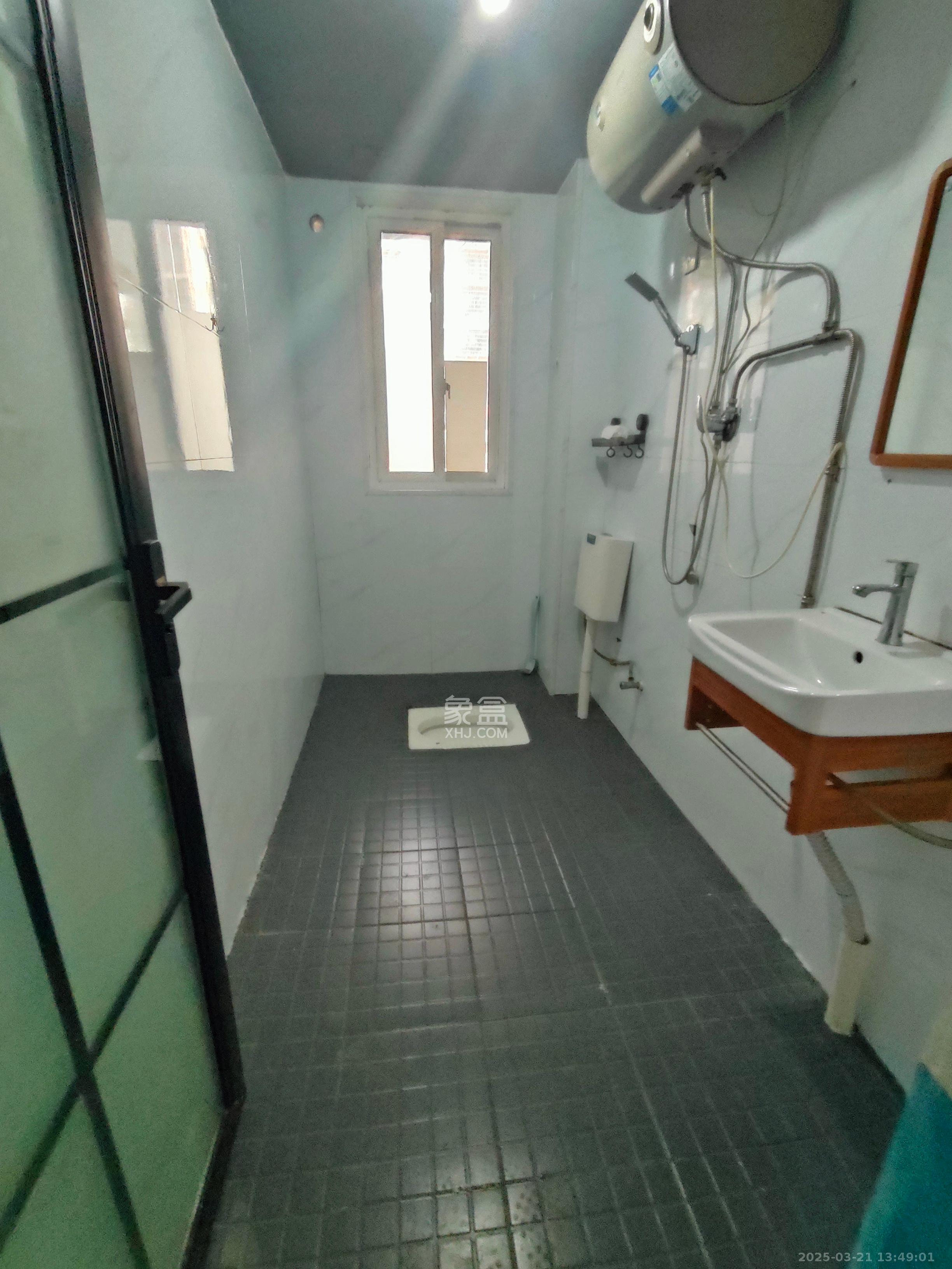 桥头家苑一期 3室2厅2卫 1800.0元/月 桥头家苑一期 3室2厅2卫 1800.0元/月室内图