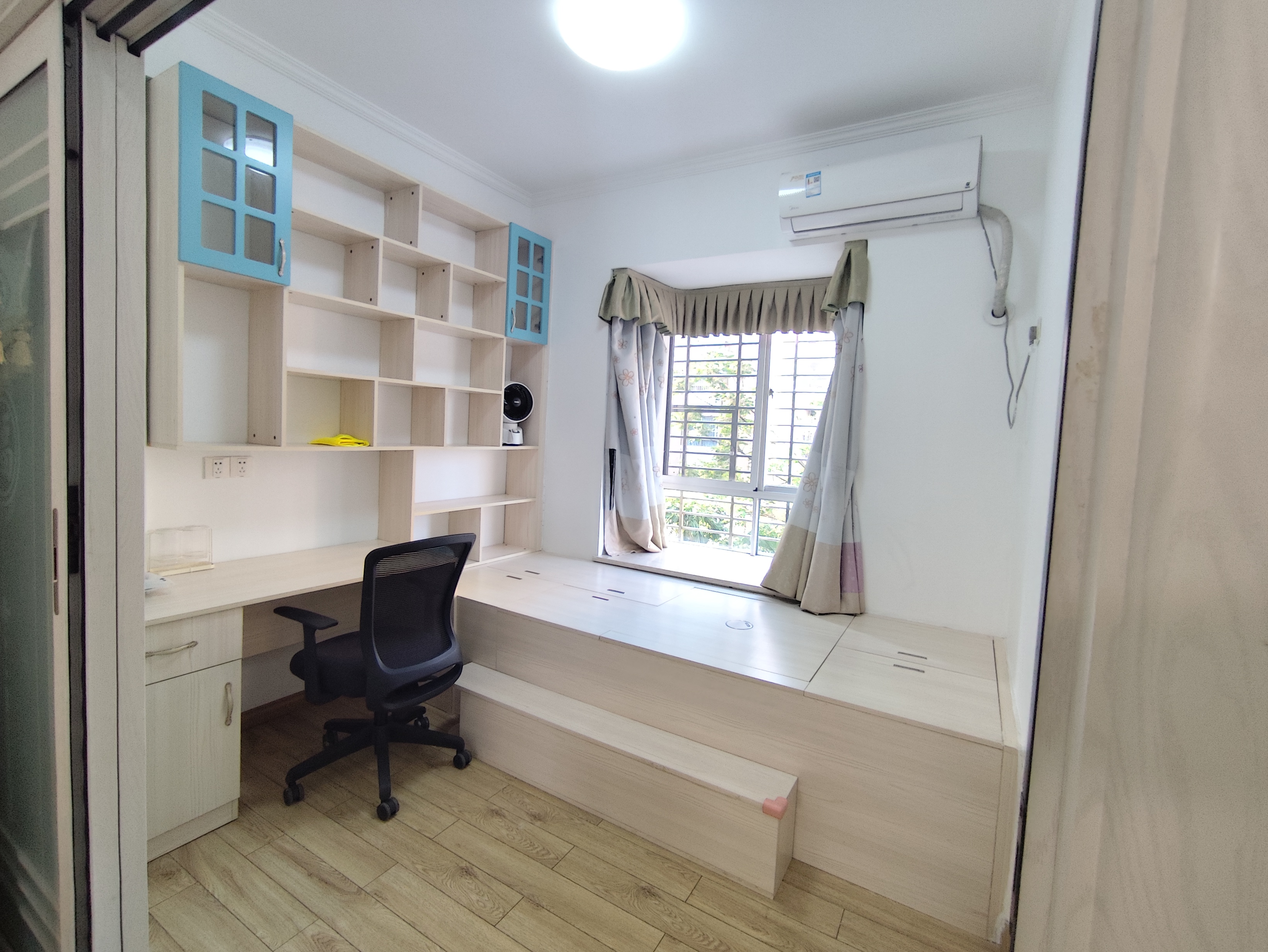 宝源花园 3室2厅1卫 2500.00元/月 宝源花园 3室2厅1卫 2500.00元/月室内图