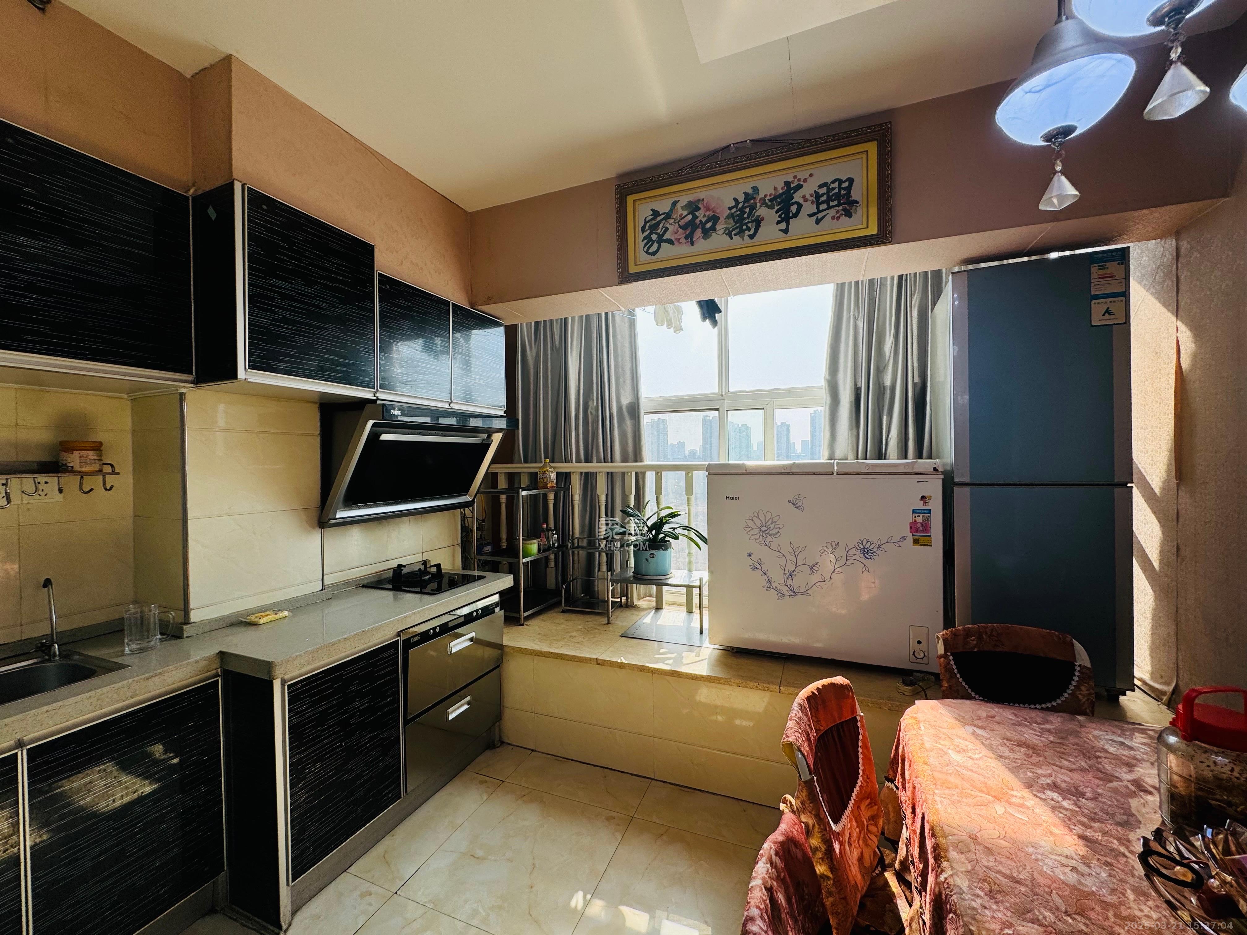 金色loft（鑫秋大厦）  2室1厅1卫    1800.0元/月室内图