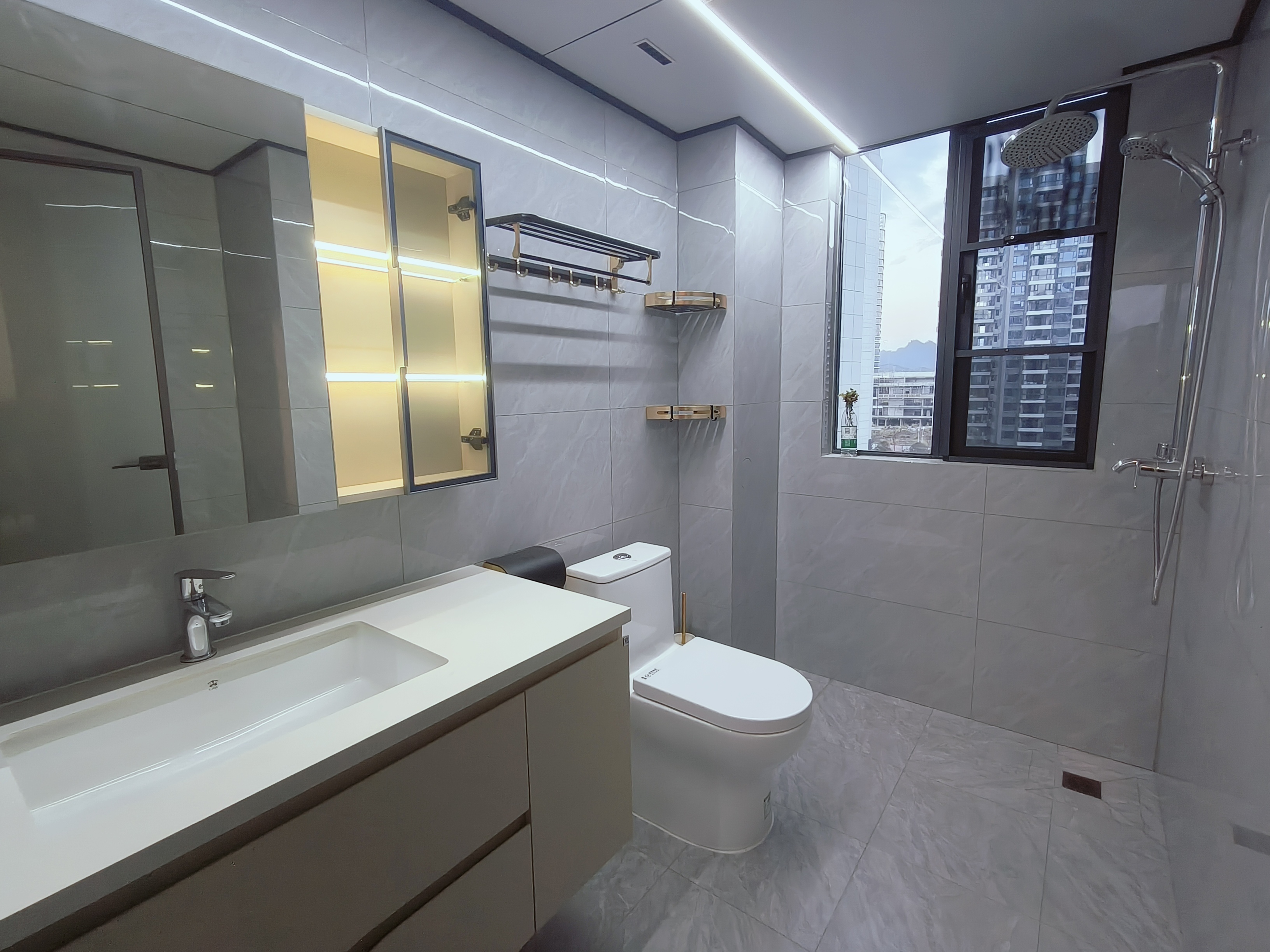 宁邦广场 4室2厅2卫 1500.0元/月 宁邦广场 4室2厅2卫 1500.0元/月室内图