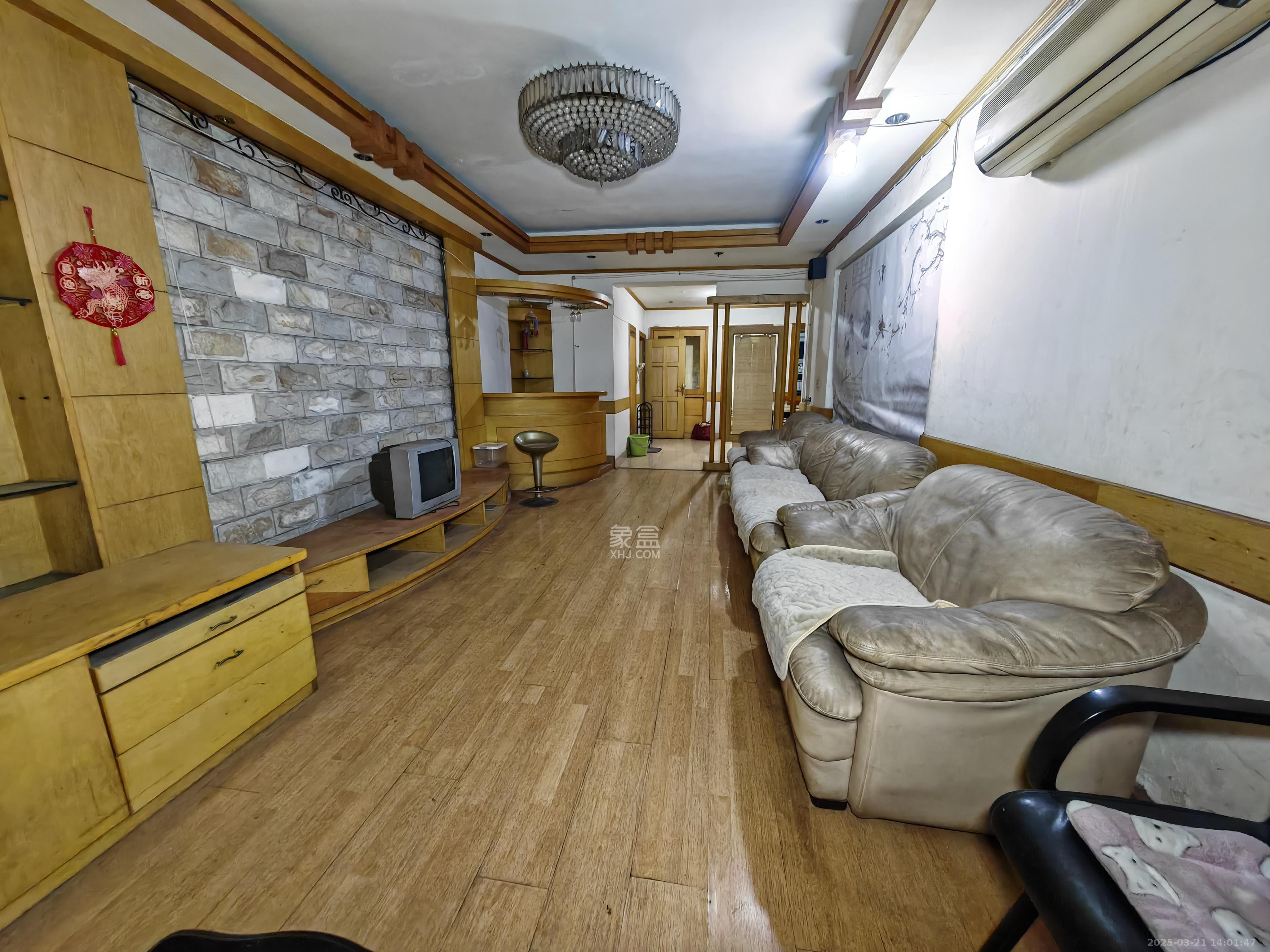 红旗雅居 3室2厅2卫 1700.0元/月 红旗雅居 3室2厅2卫 1700.0元/月室内图